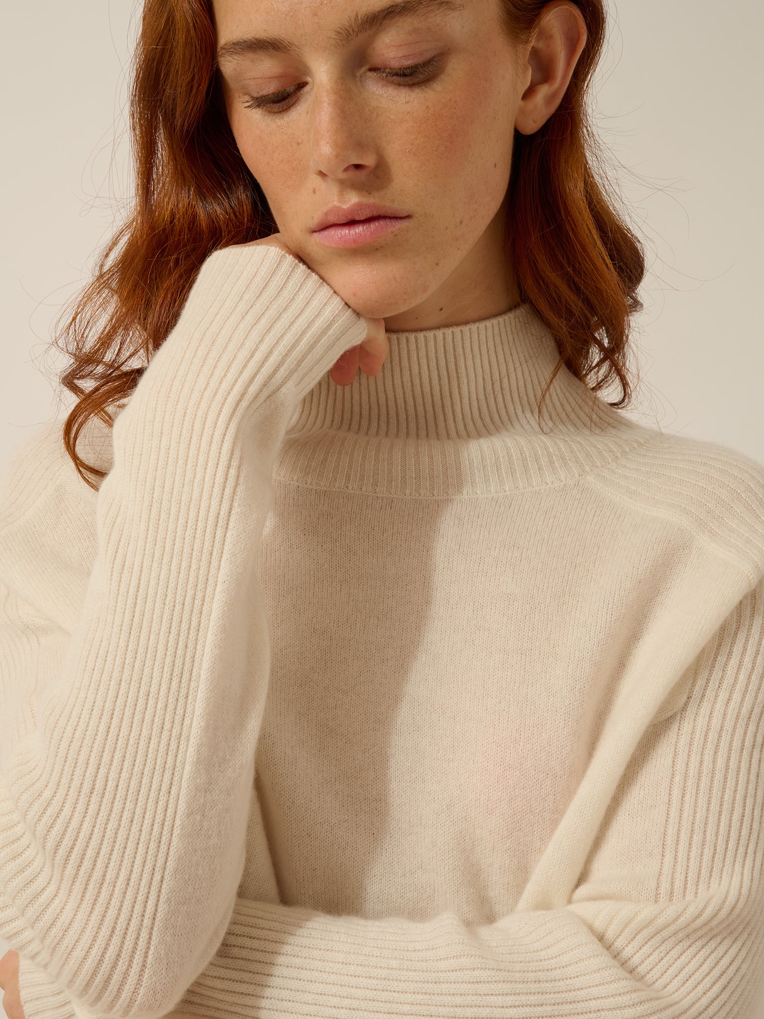 FIORINA pull col roulé ivoire