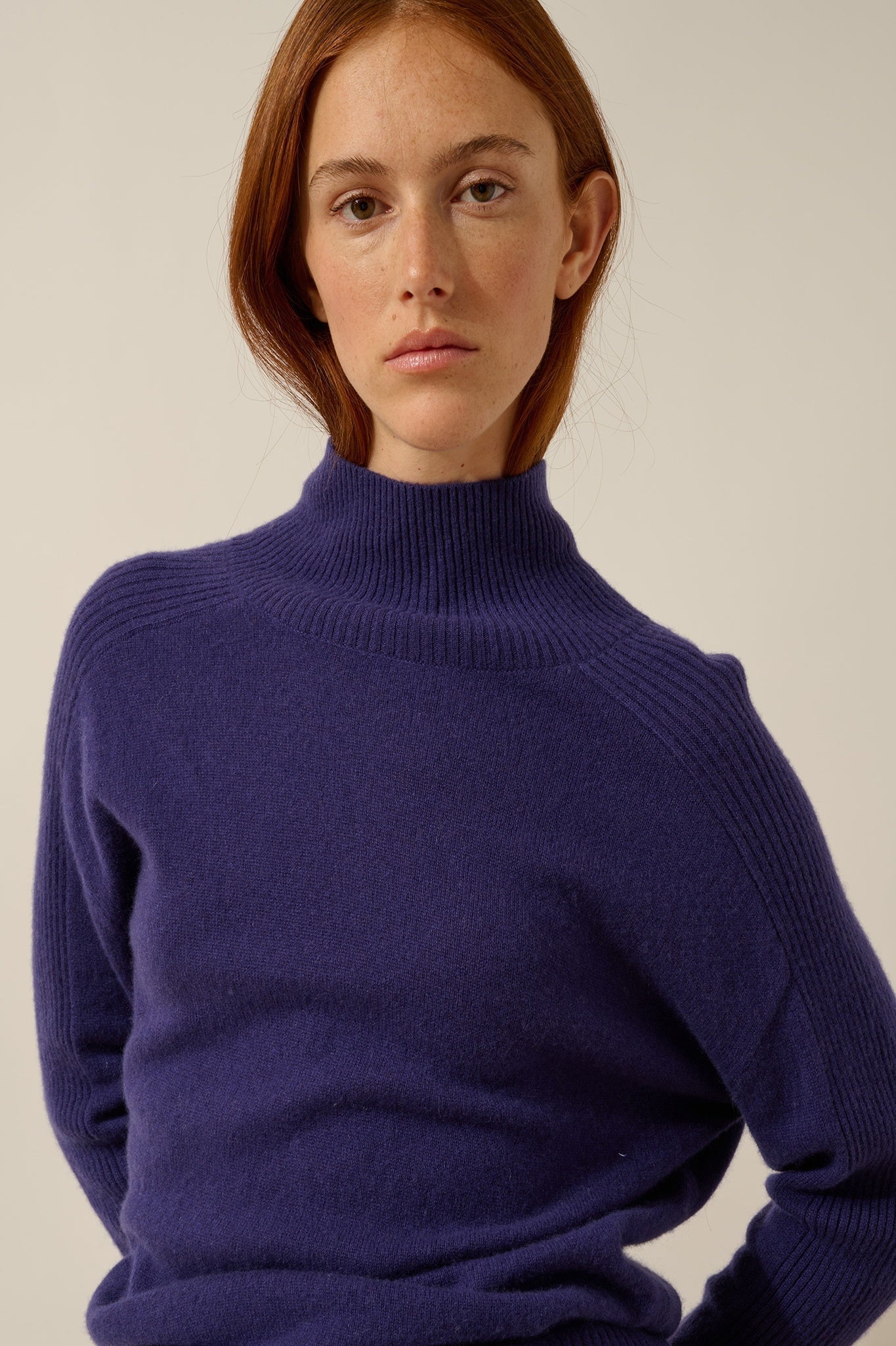 FIORINA pull col roulé purple