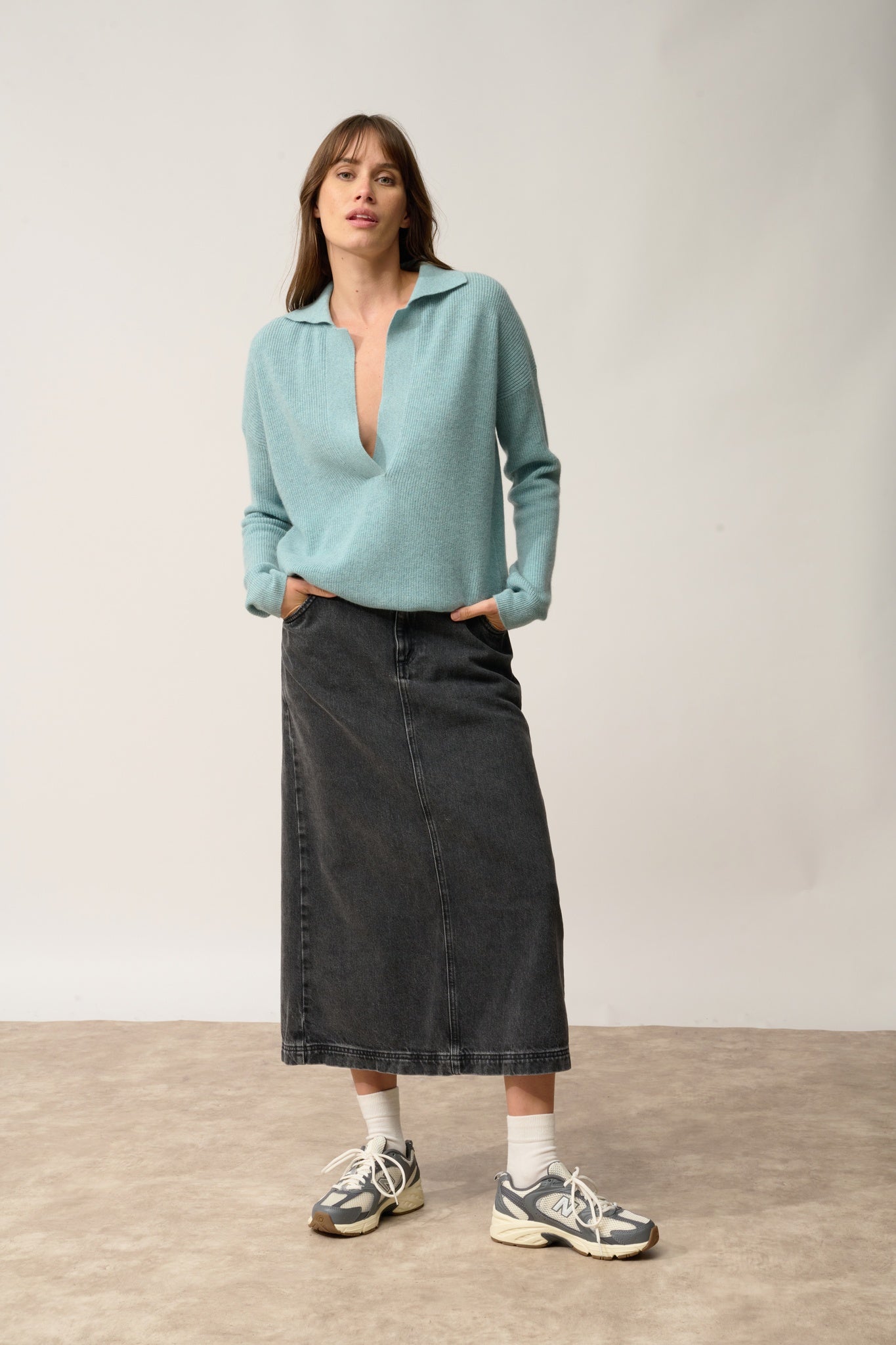 GARCIA polo shirt with V-neck in aqua heather