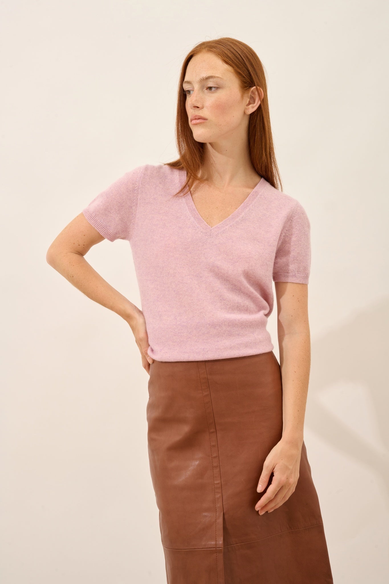 GLAMIS V-neck T-shirt in heathered marshmallow