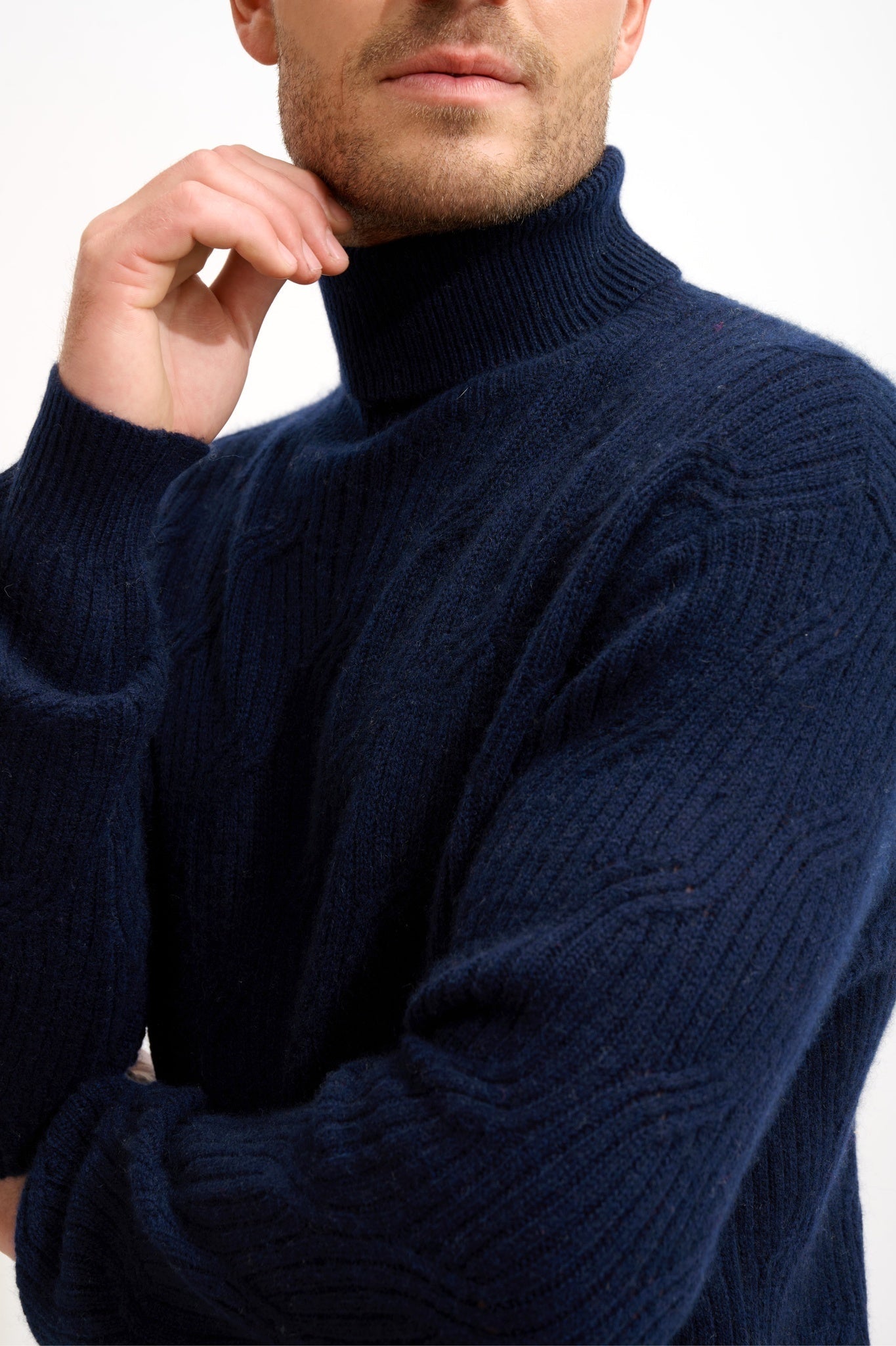 GOBA pull col roulé navy