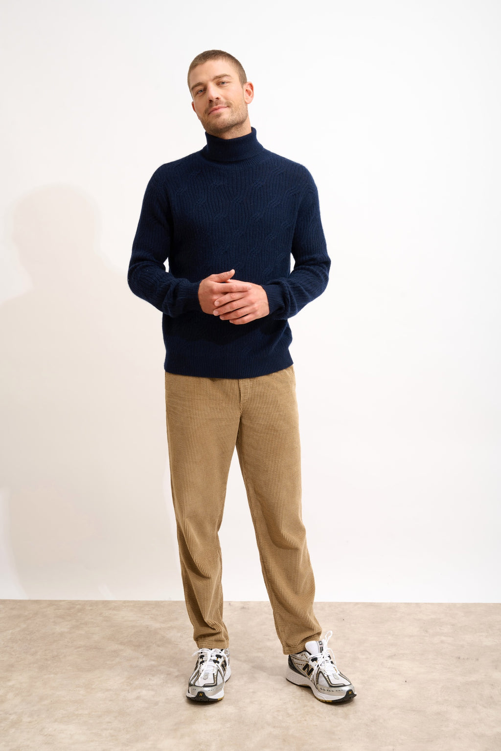 GOBA pull col roulé navy