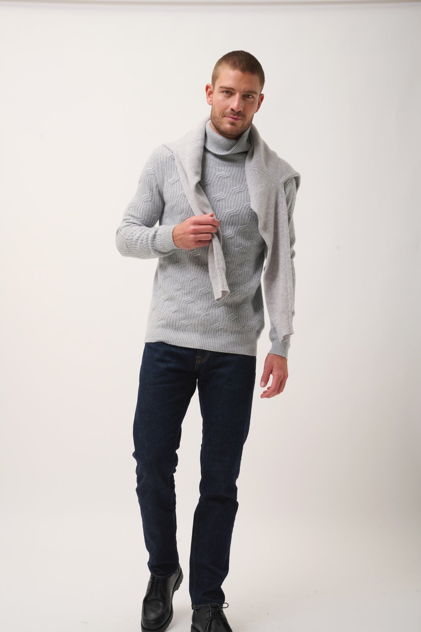 GOBA pull col roulé nuage chiné