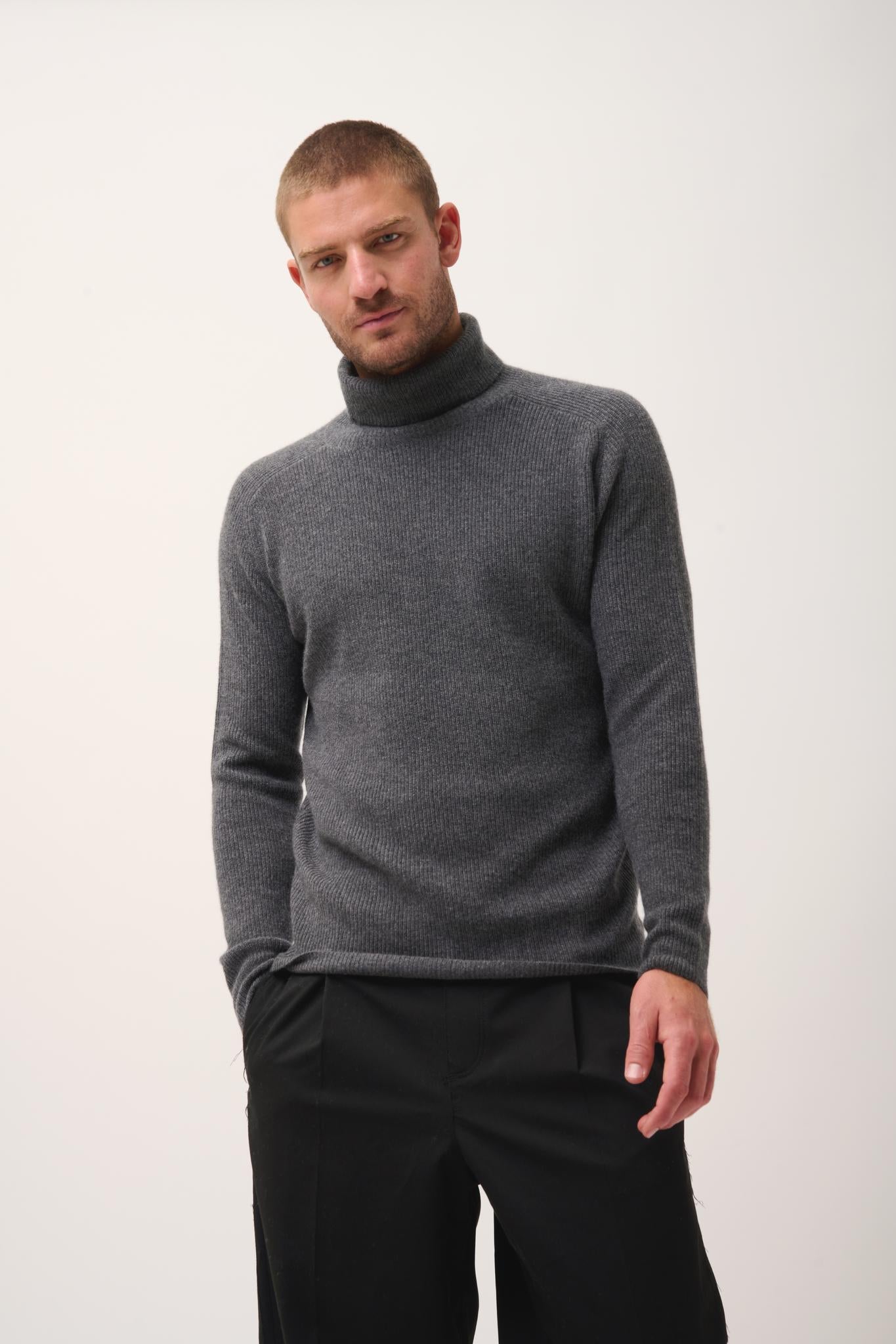 GYALWA pull col roulé anthracite chiné