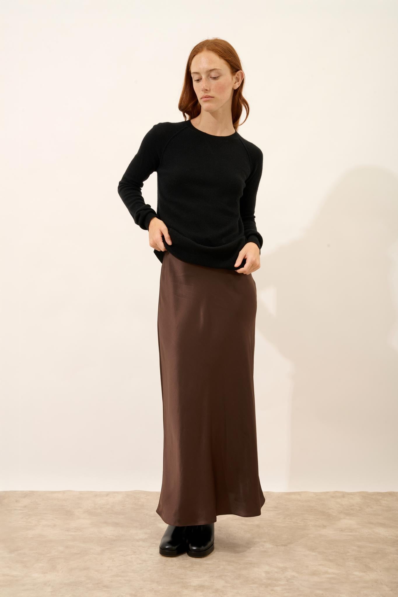 HELEN black round-neck sweater