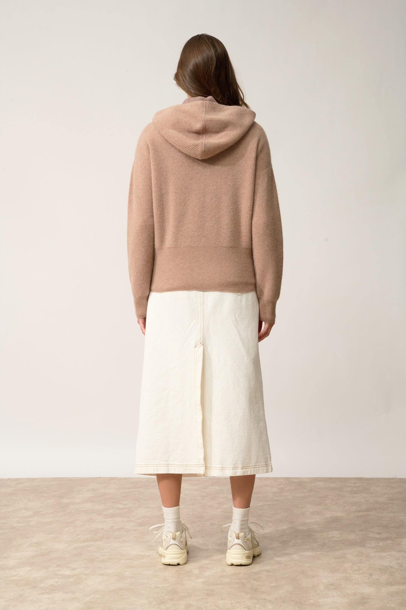 HELGA vest with zipped collar and camel hood