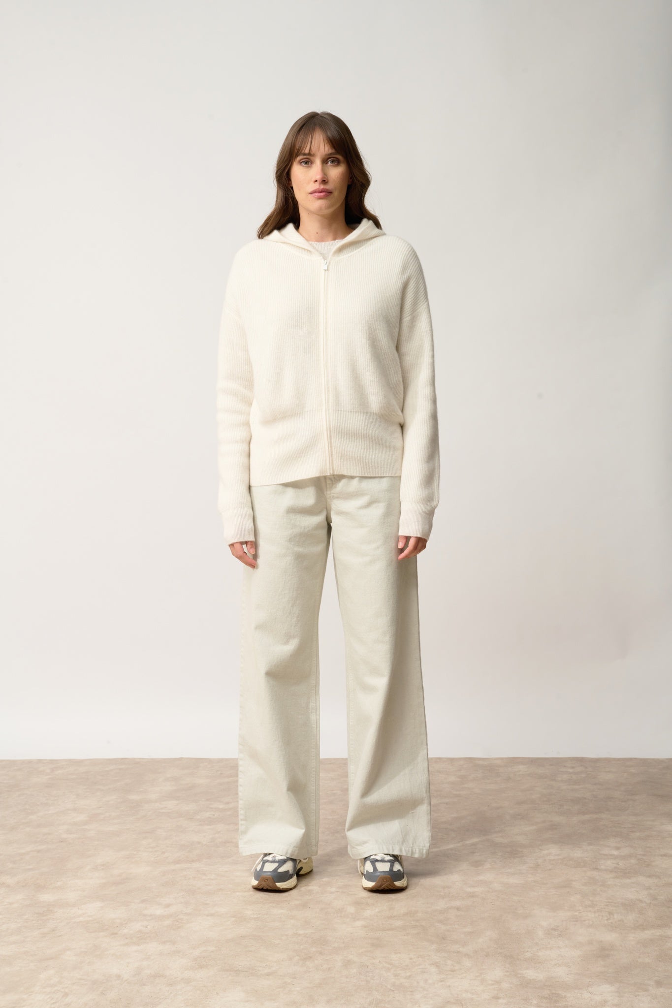 HELGA vest with zipped collar and ivory hood