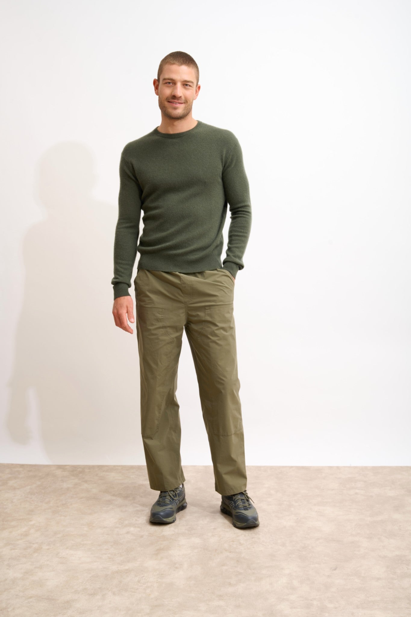 howard pull col rond kaki