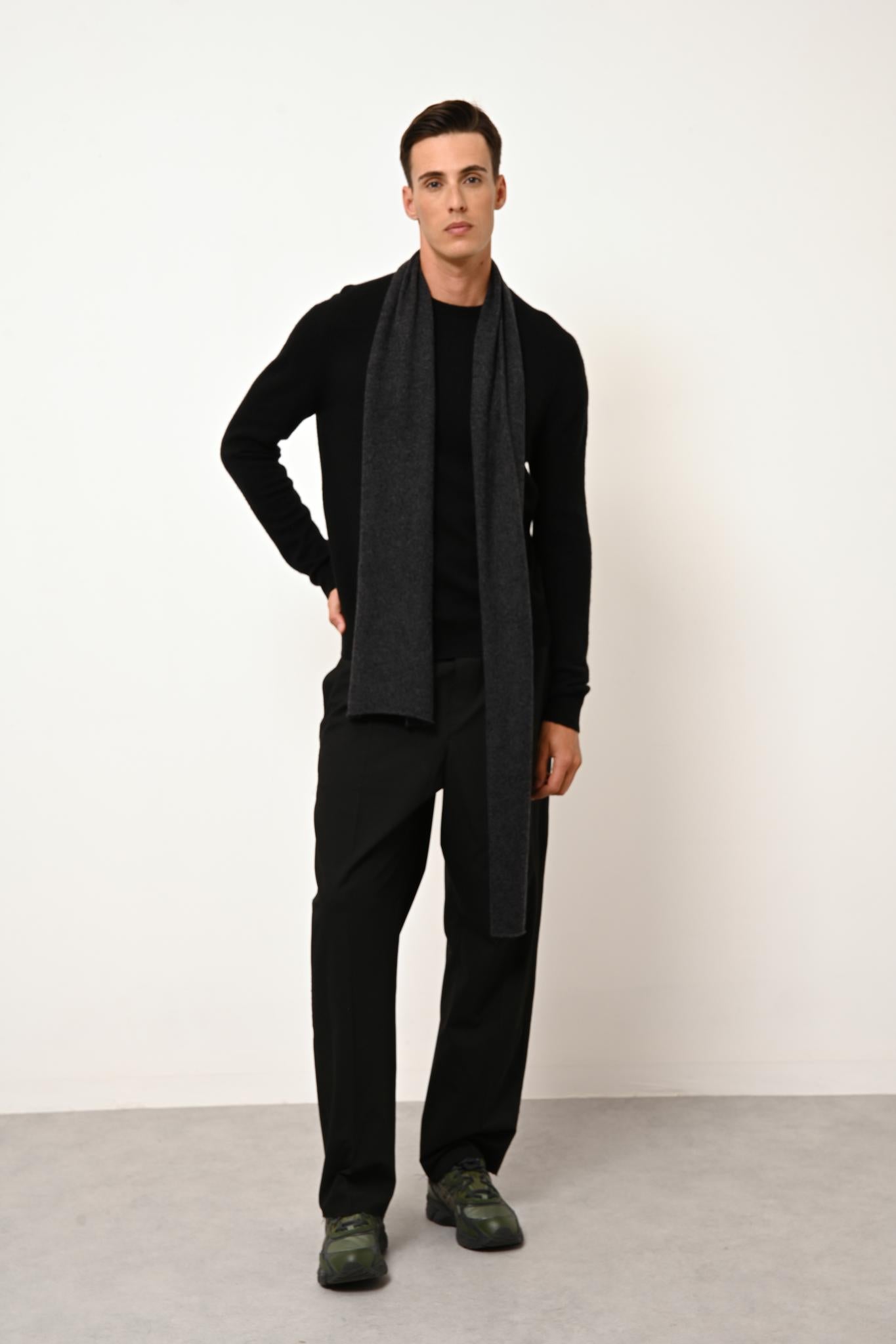 HOWARD pull col rond noir