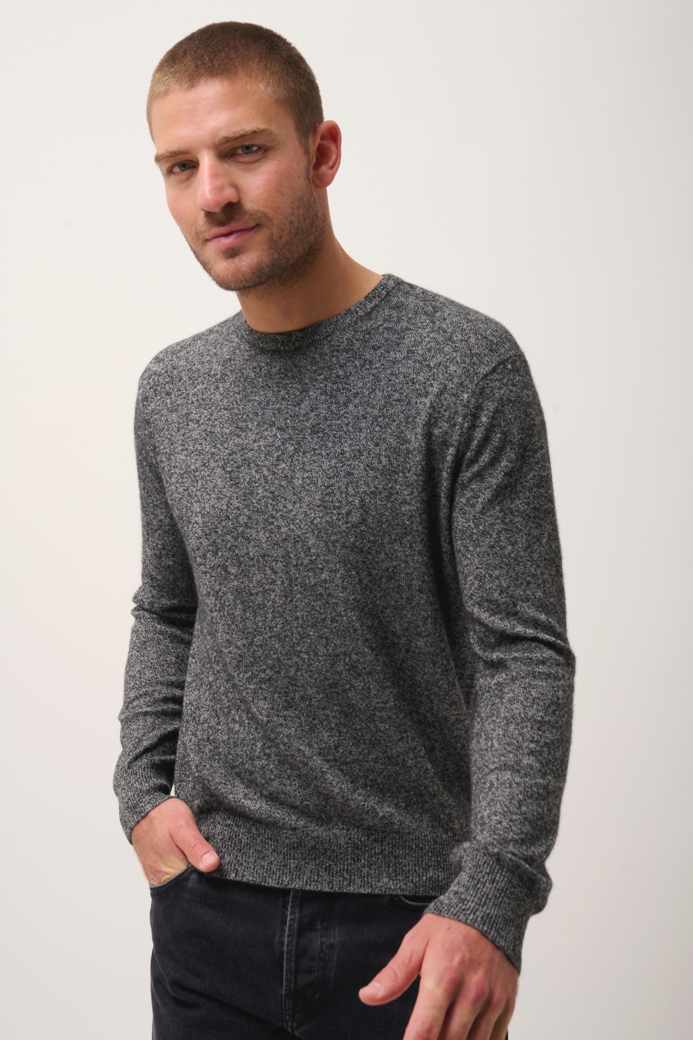 howard pull col rond noir/blanc