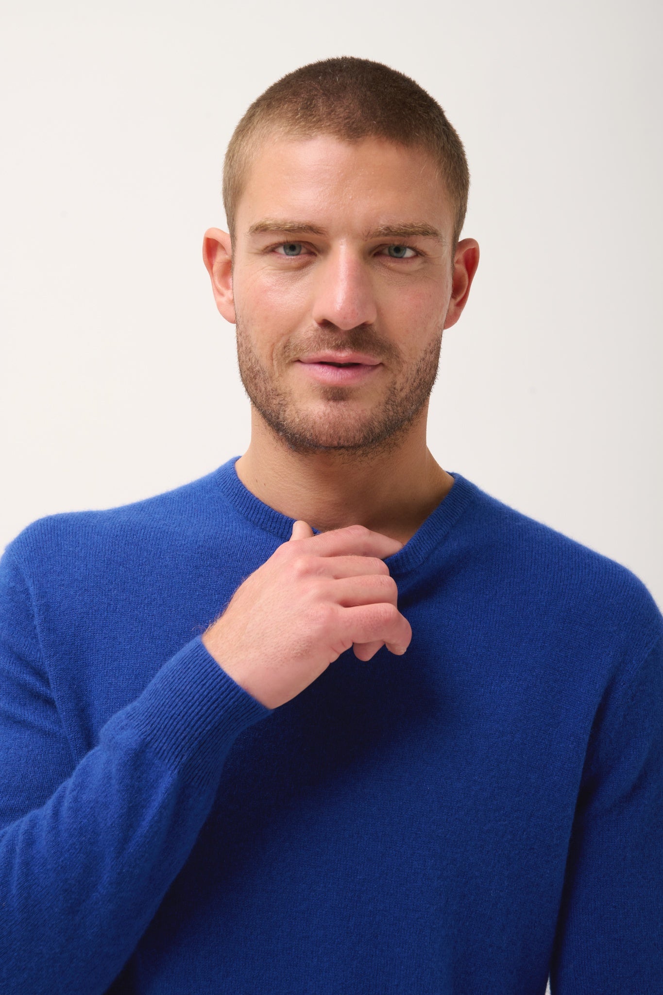 HOWARD pull col rond outremer