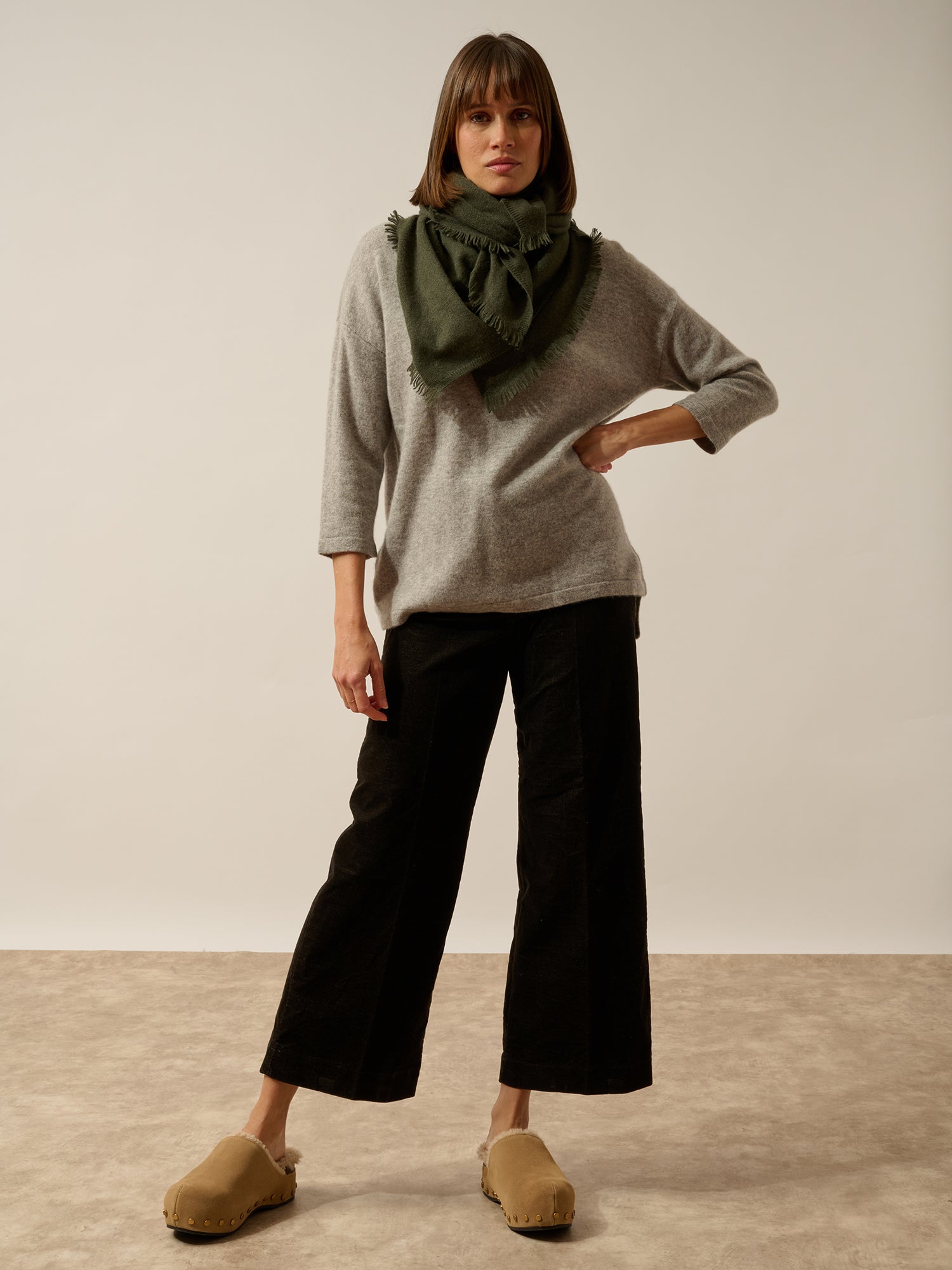 HUACHO écharpe carrée kaki