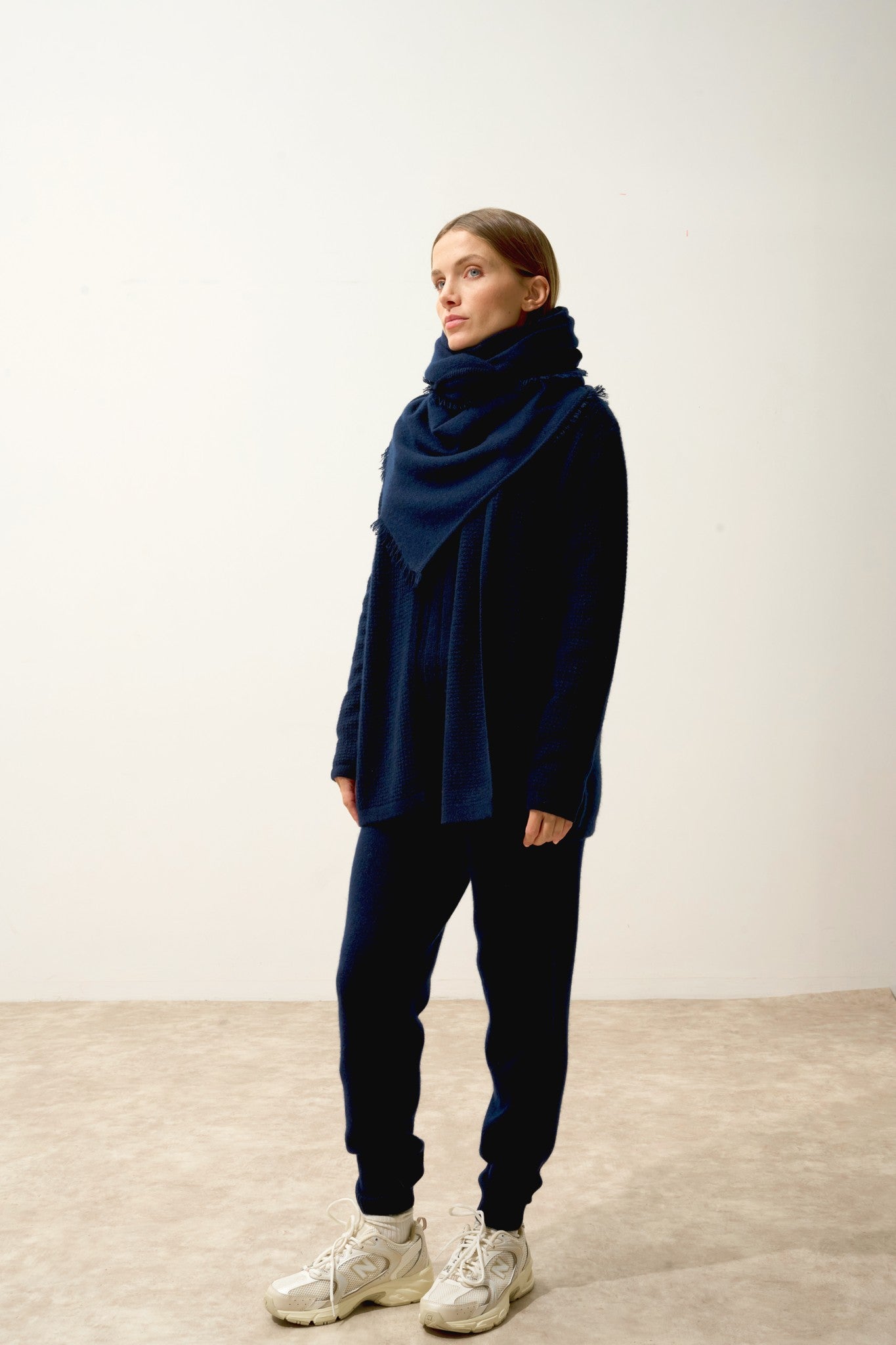 huacho écharpe carrée navy 100% cachemire