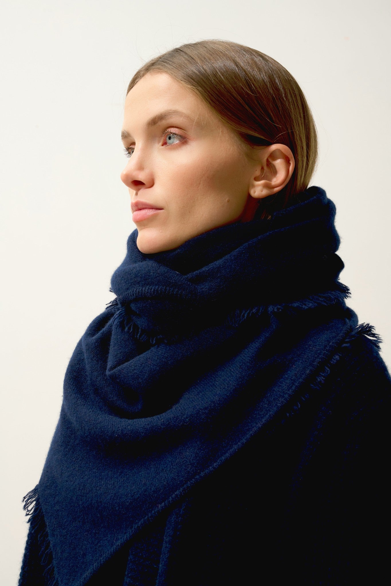 huacho écharpe carrée navy 100% cachemire