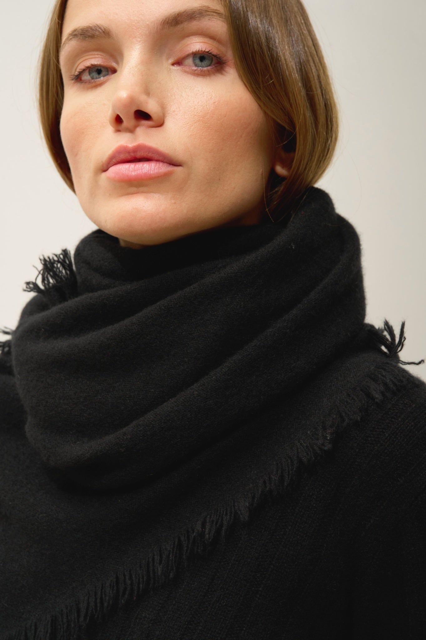 HUACHO écharpe carrée noir