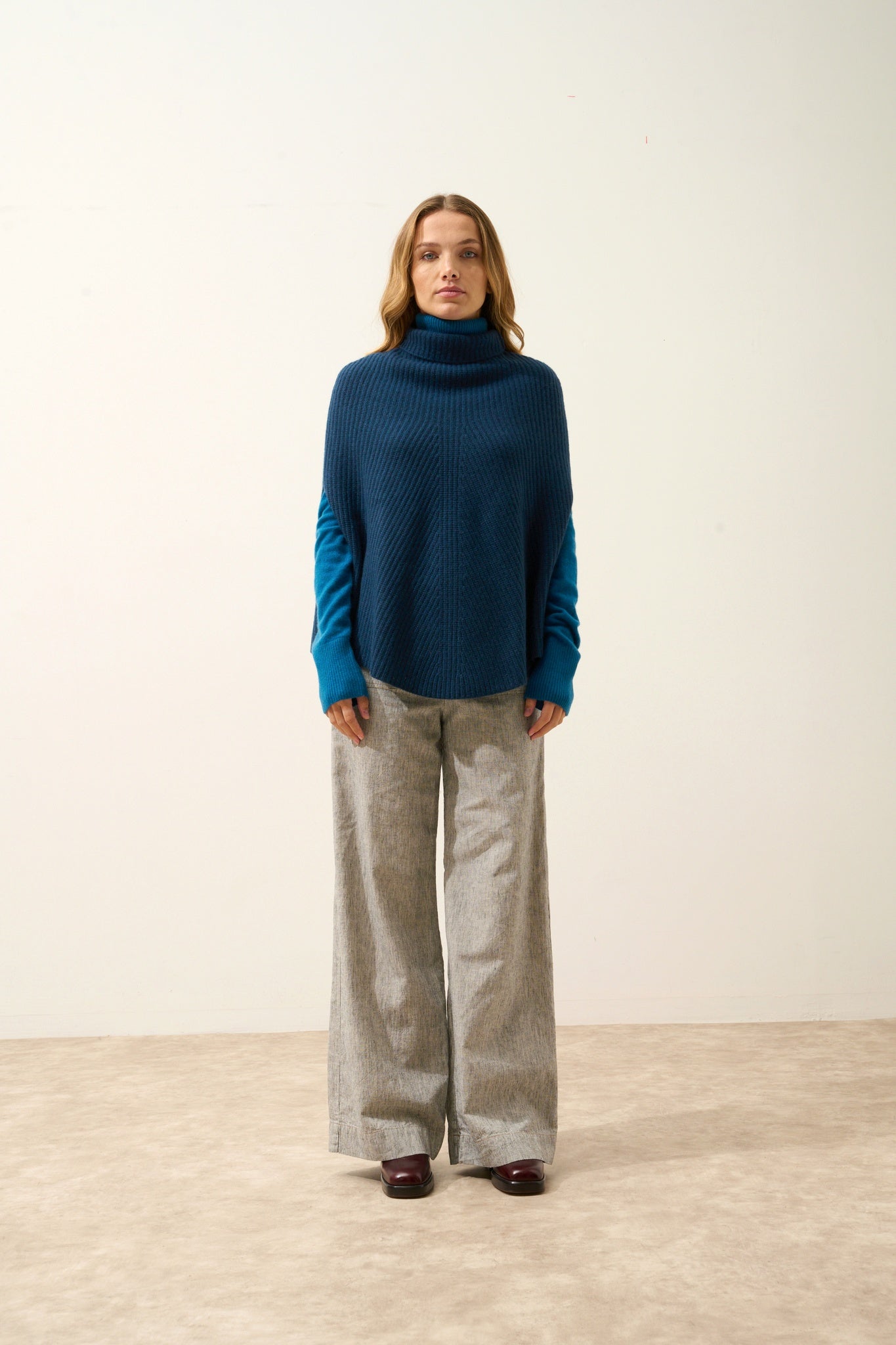 HUARAZ cape col montant bleu pétrole