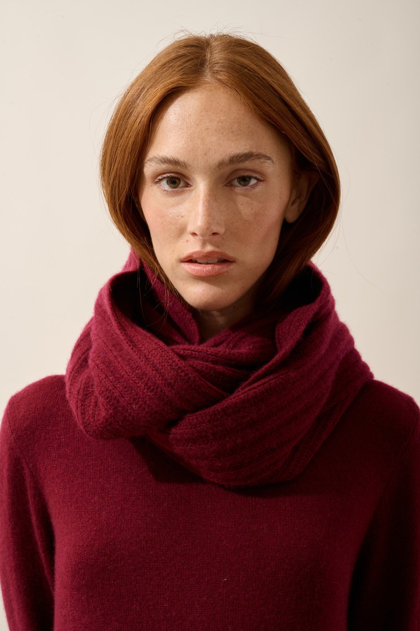 hutton tour de cou 4 fils bordeaux 100% cachemire