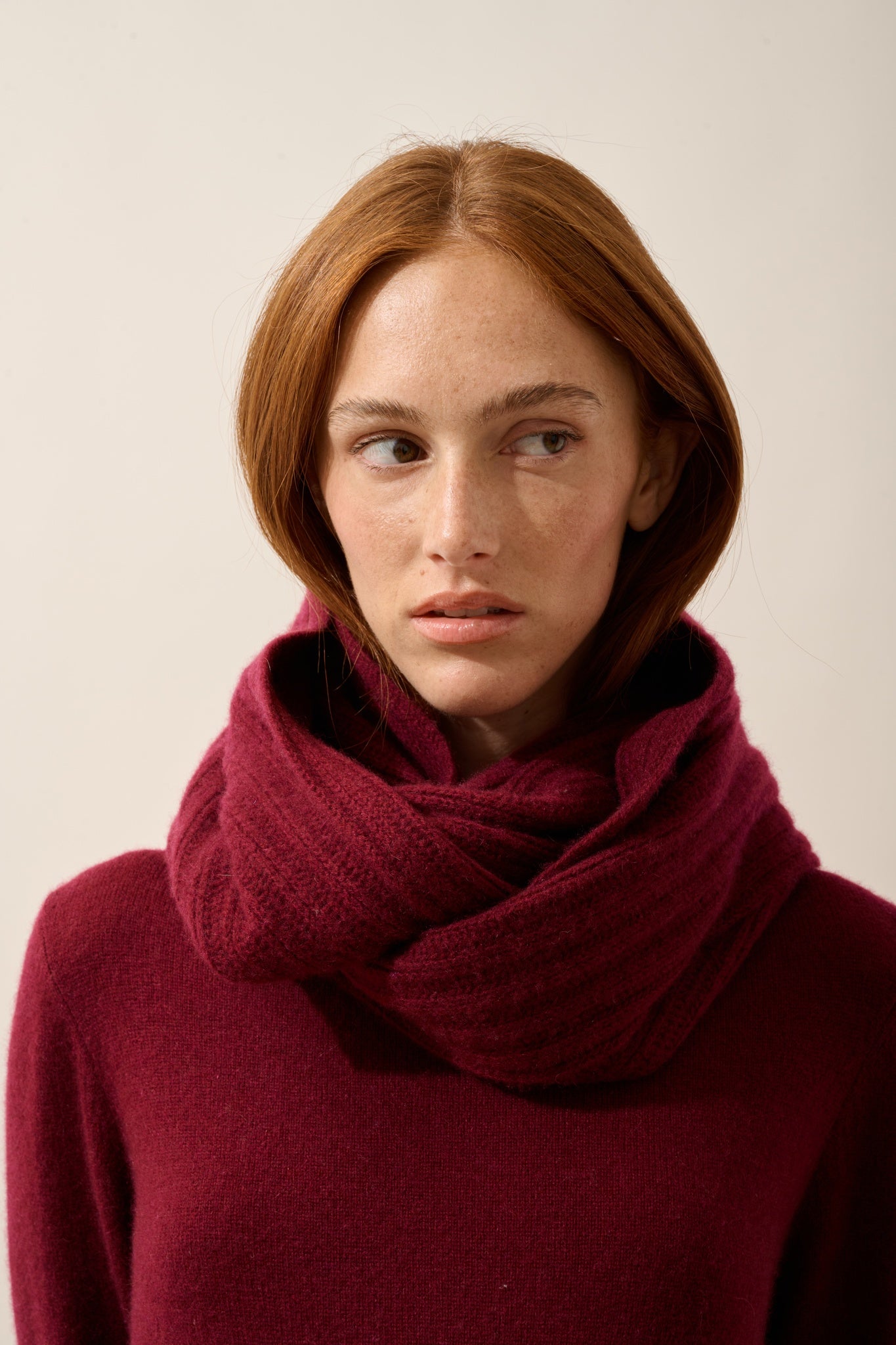 HUTTON tour de cou 4 fils bordeaux