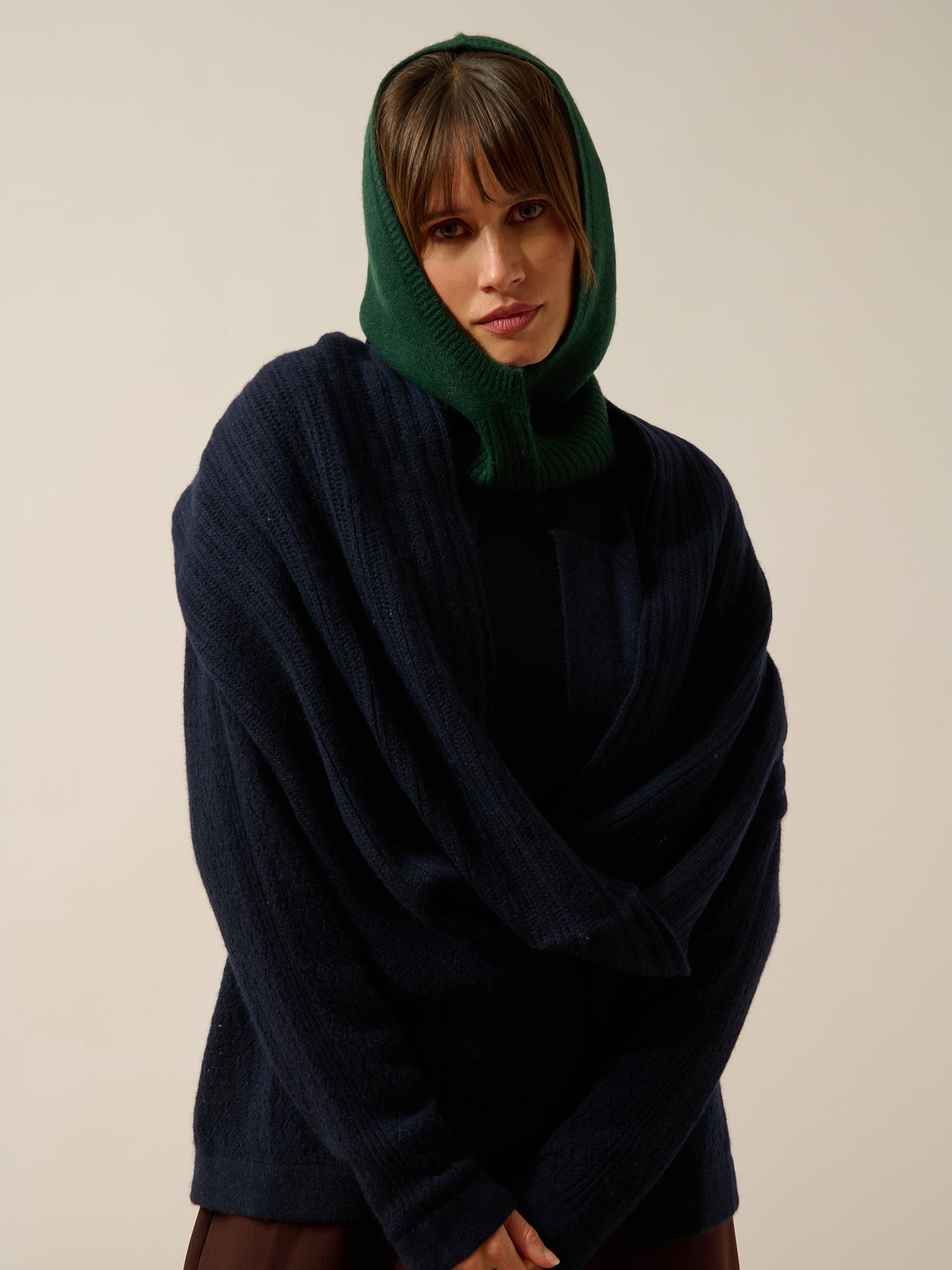 HUTTON 4-ply navy neck warmer