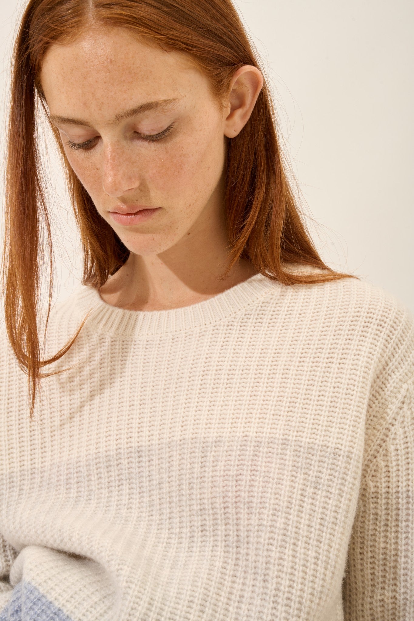 ilyana pull col rond 6 fils tri-color ivoire/gris perle chiné/bleu ivoire 100% cachemire