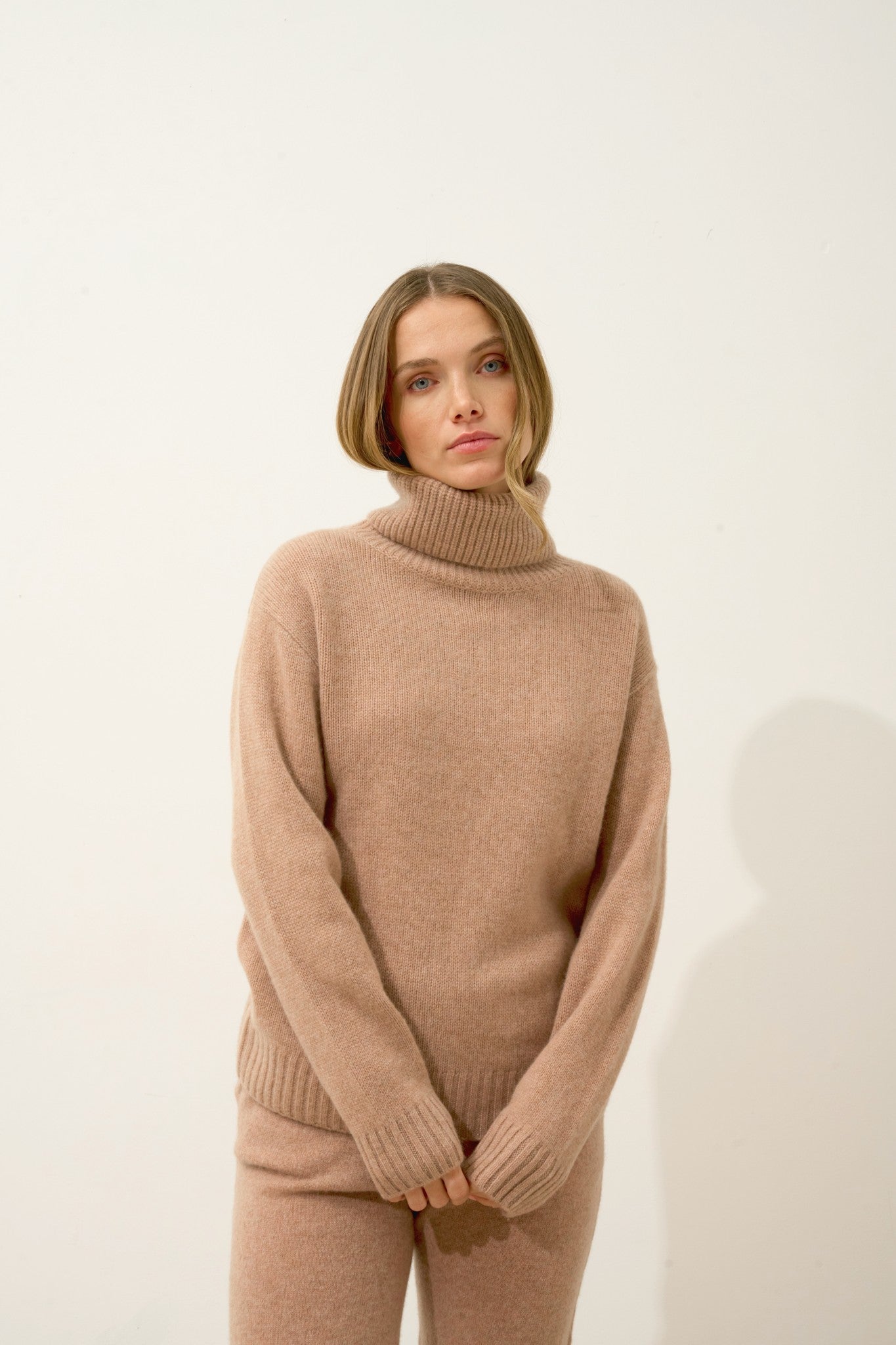 iseria pull col roulé 4 fils camel chiné 100% cachemire