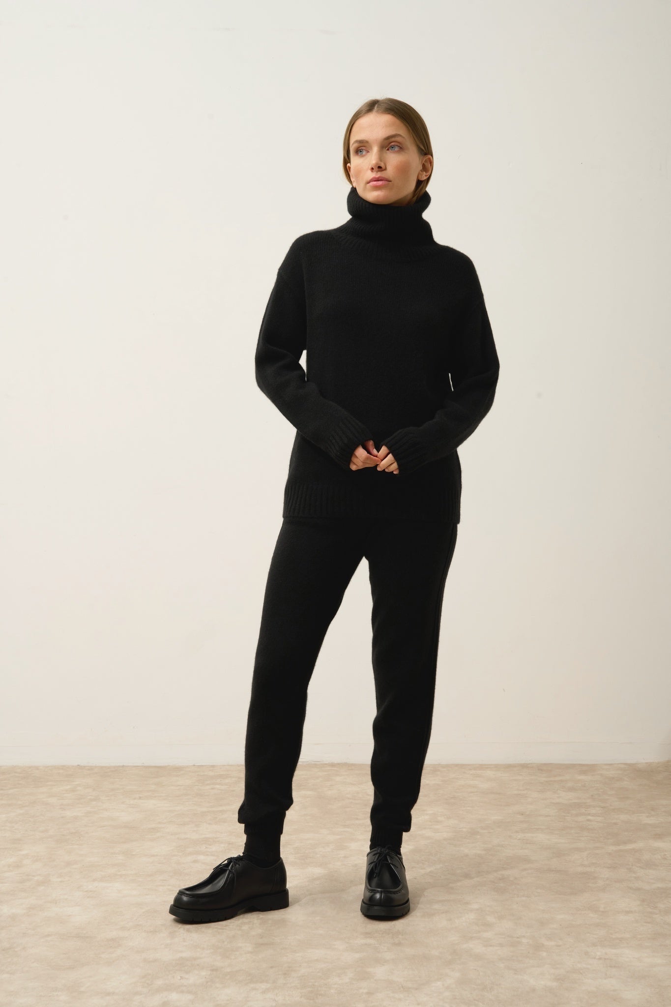 ISERIA pull col roulé 4 fils noir