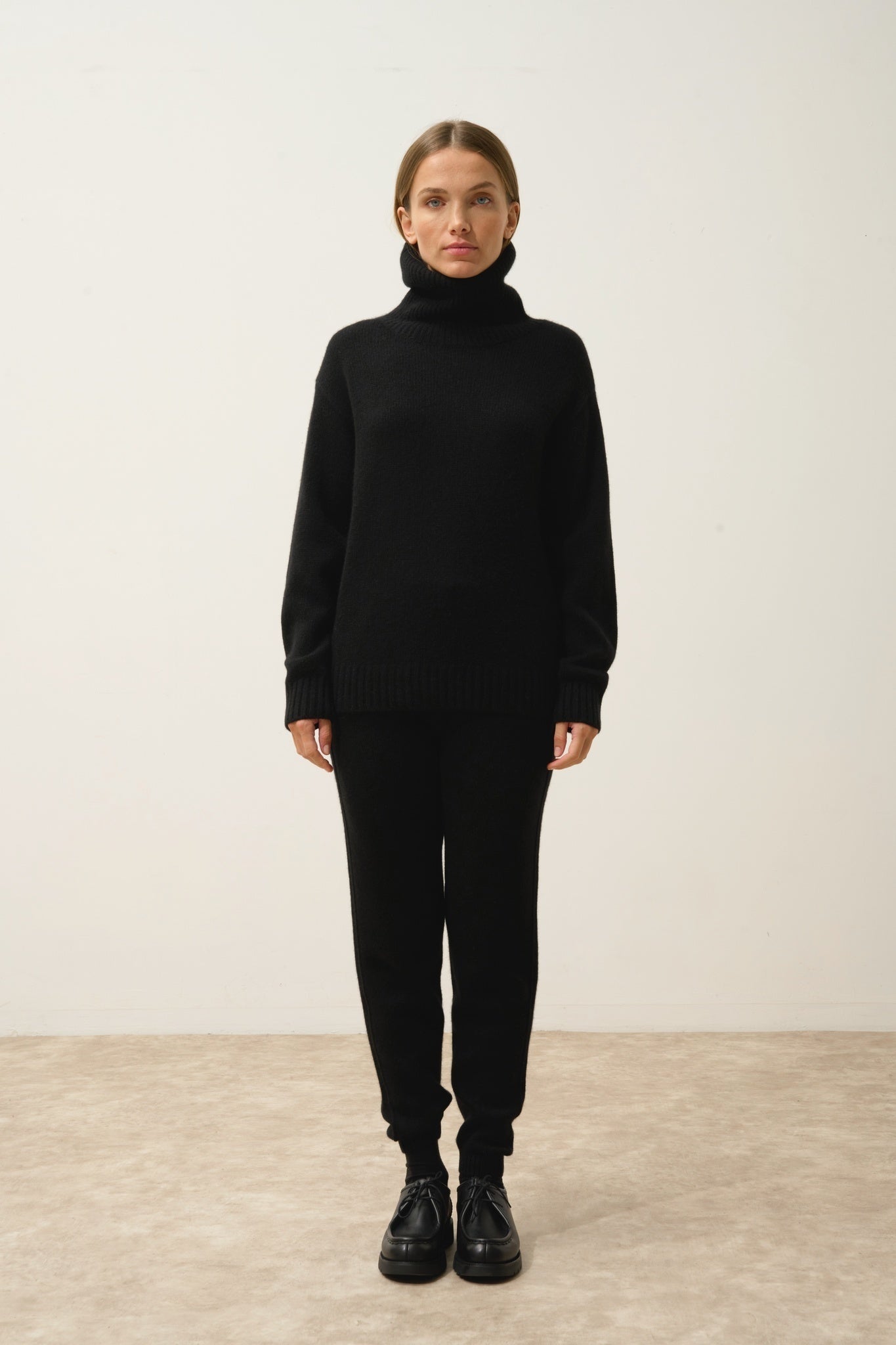 ISERIA pull col roulé 4 fils noir