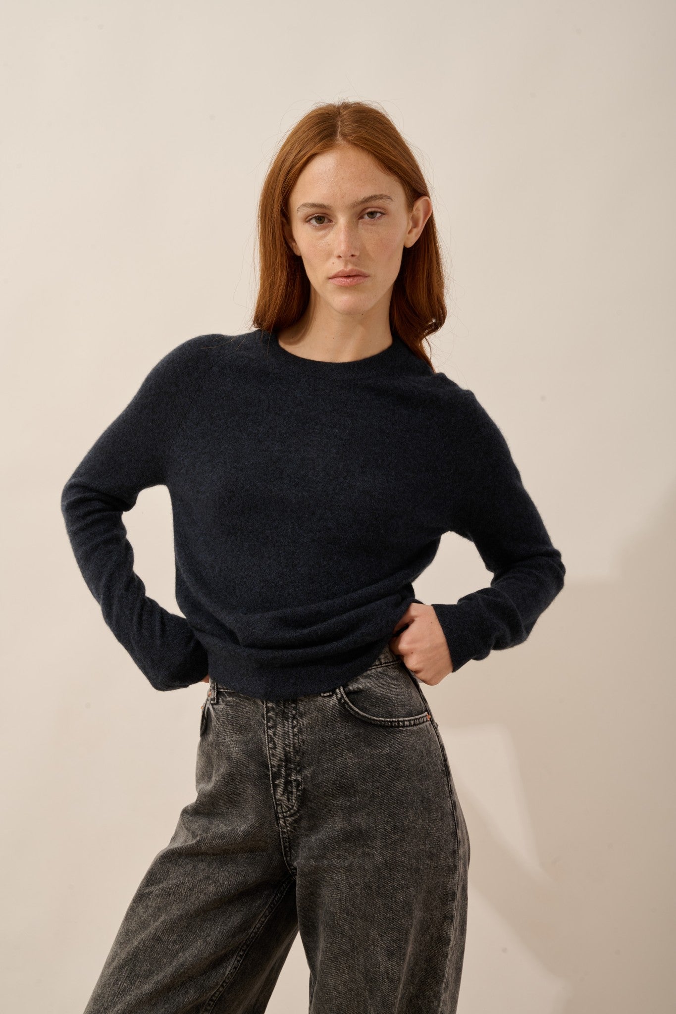 jane pull col rond caviar 100% cachemire