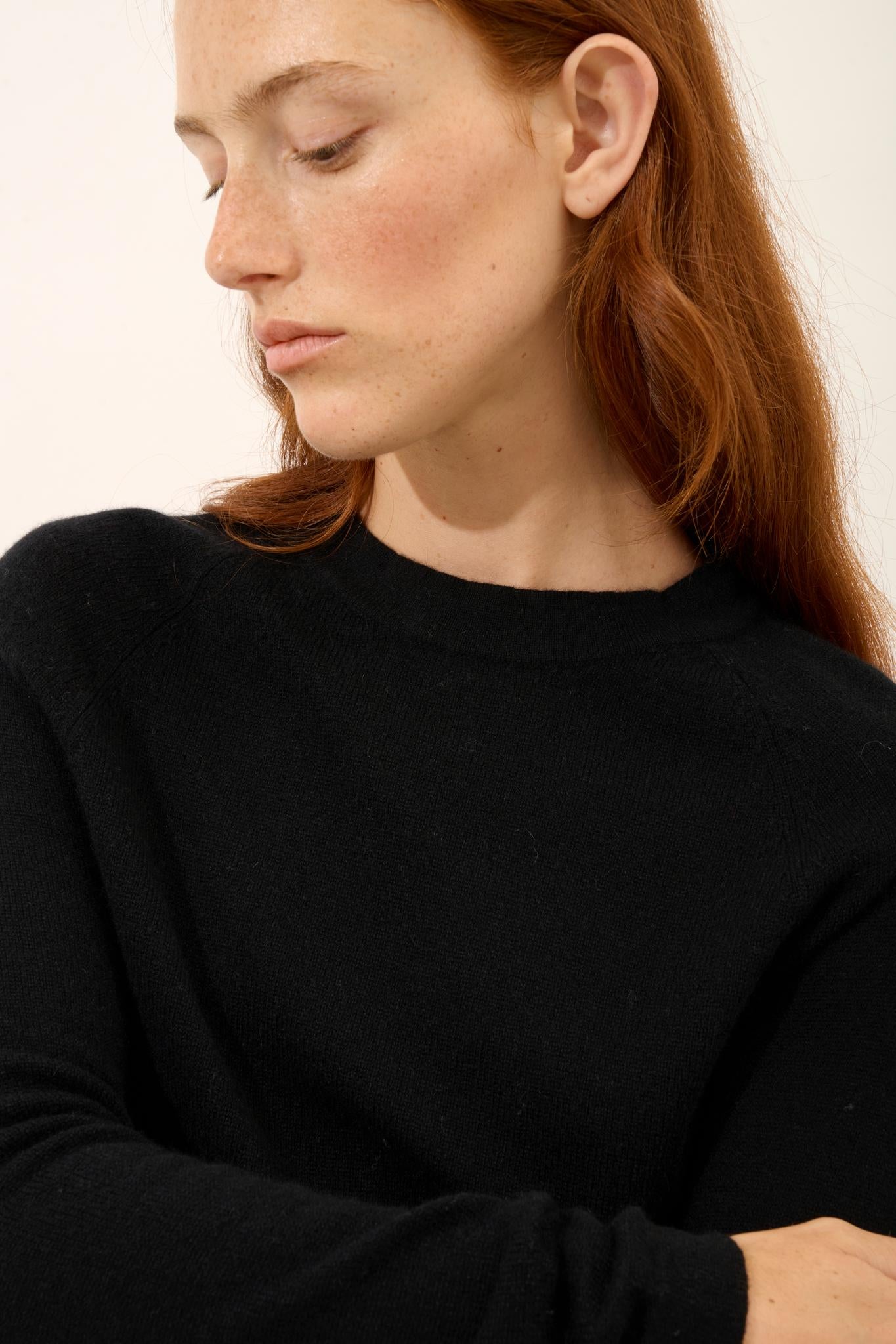 JANE black round-neck sweater
