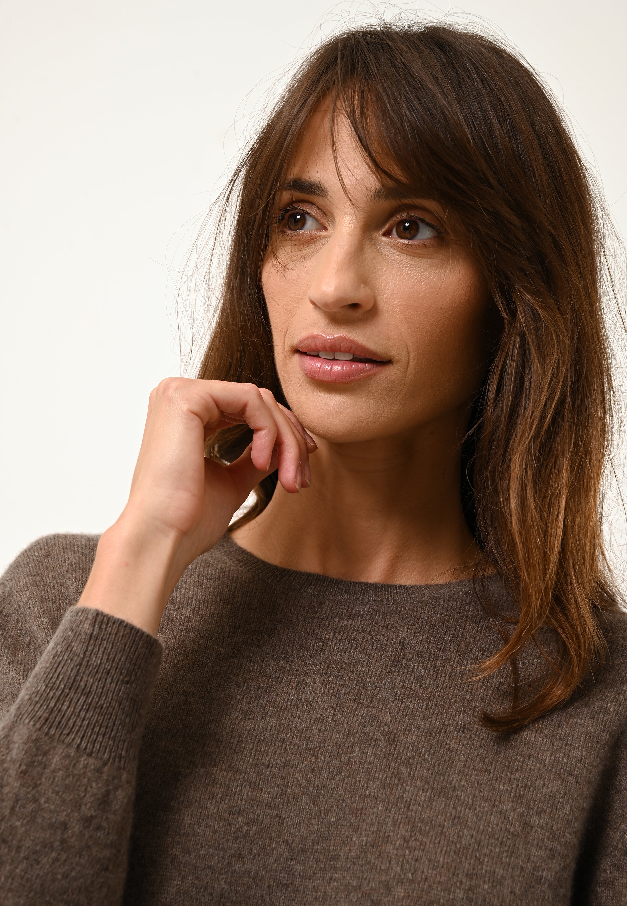 JANICE round neck sweater in heathered taupe