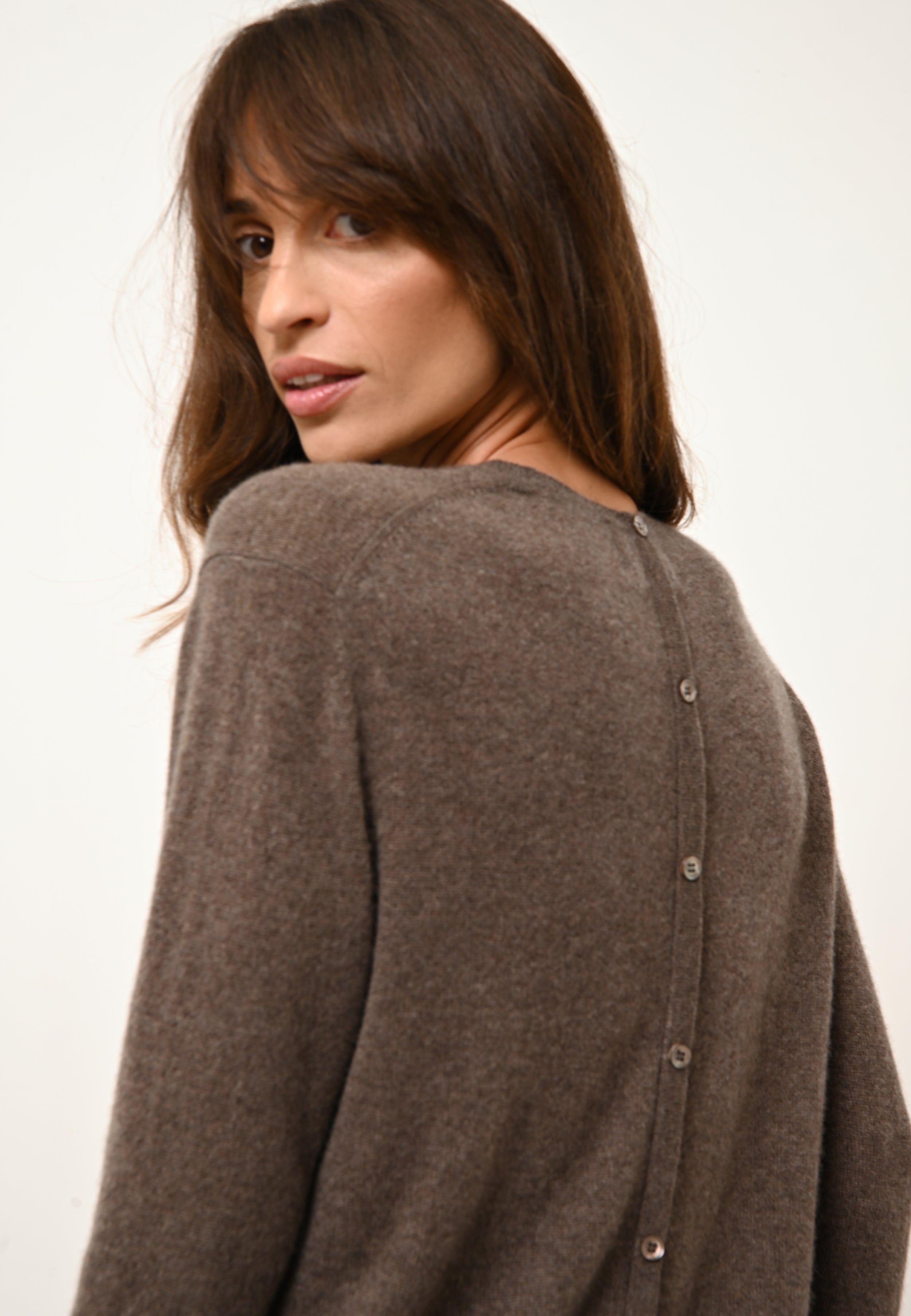 JANICE round neck sweater in heathered taupe