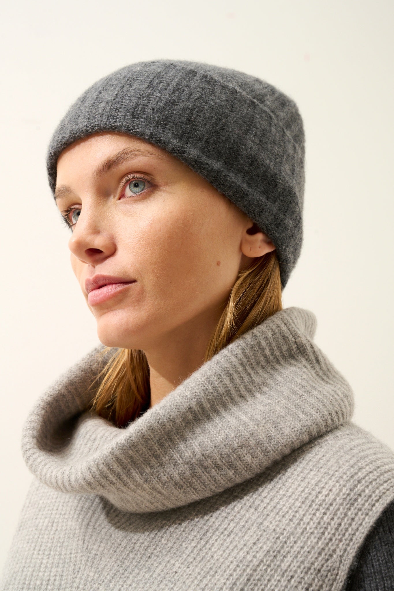 JIN bonnet 6 fils anthracite chiné