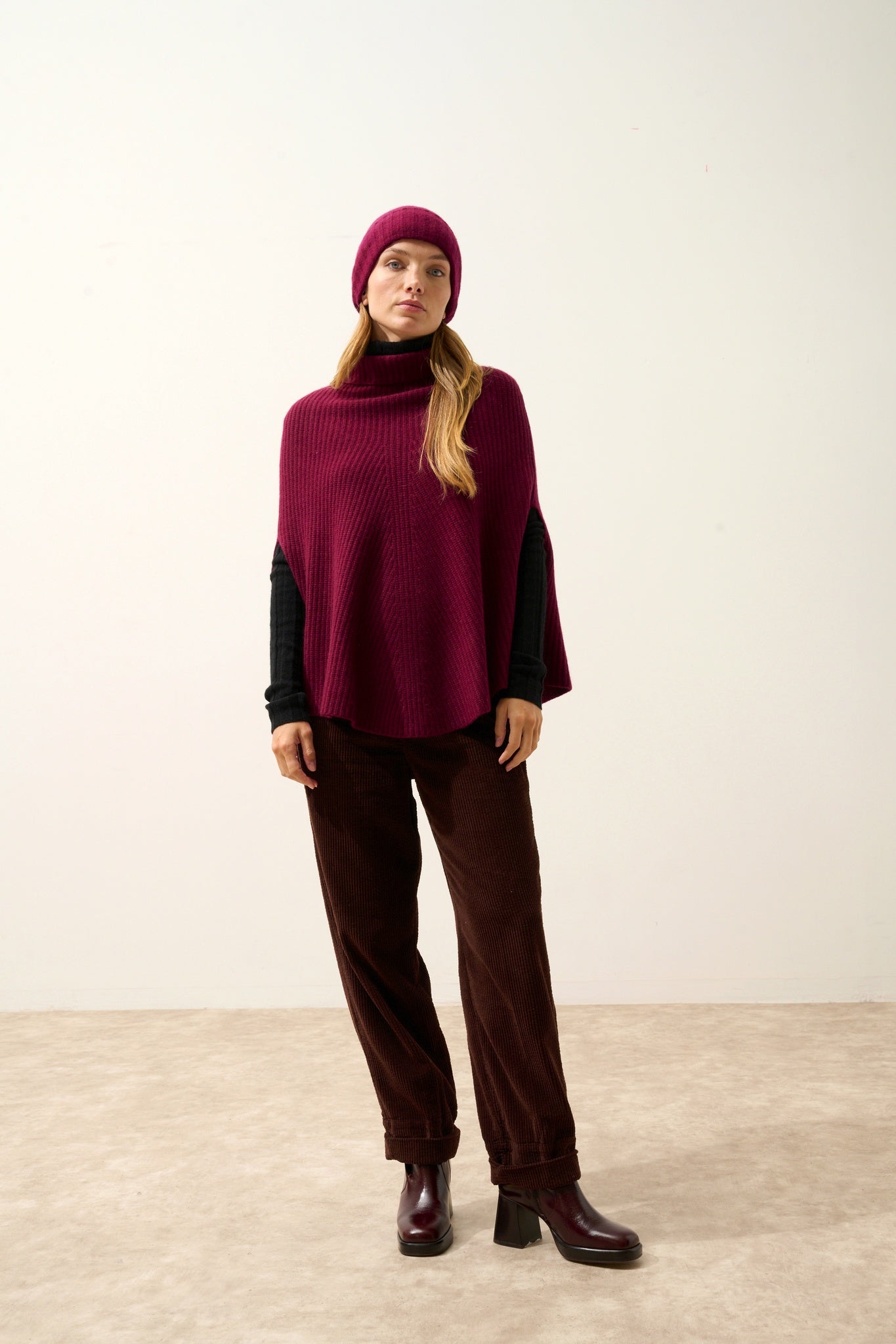 JIN bonnet 6 fils bordeaux