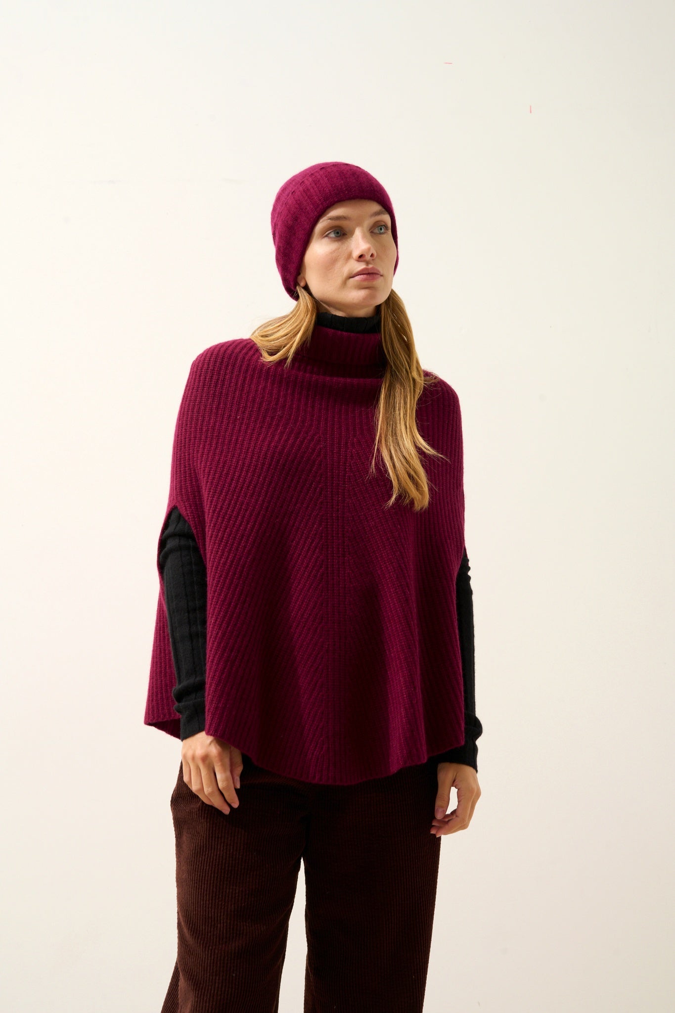 JIN bonnet 6 fils bordeaux