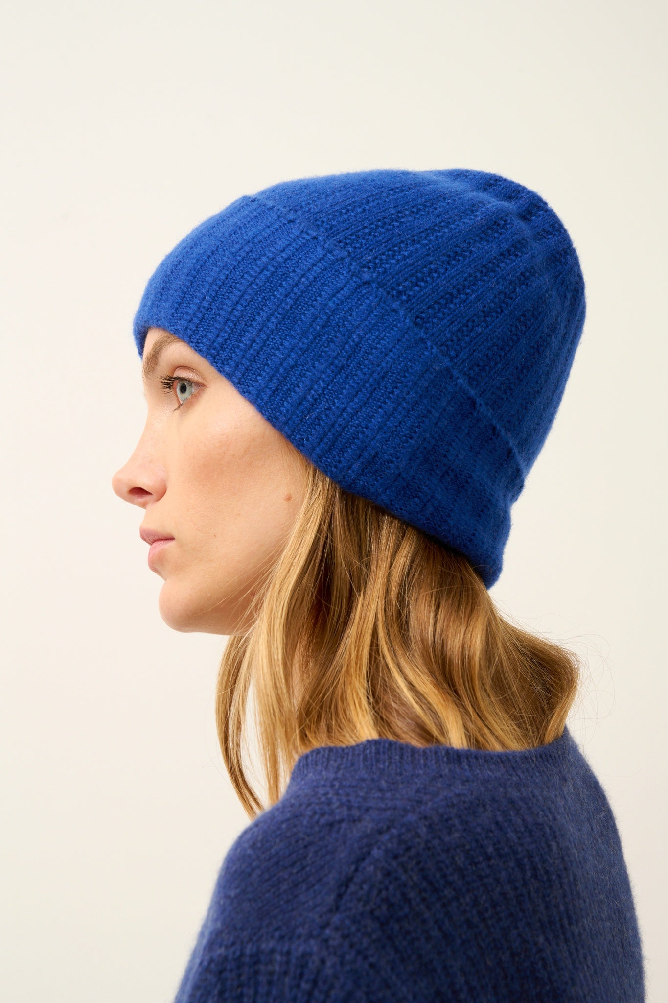 JIN bonnet 6 fils outremer