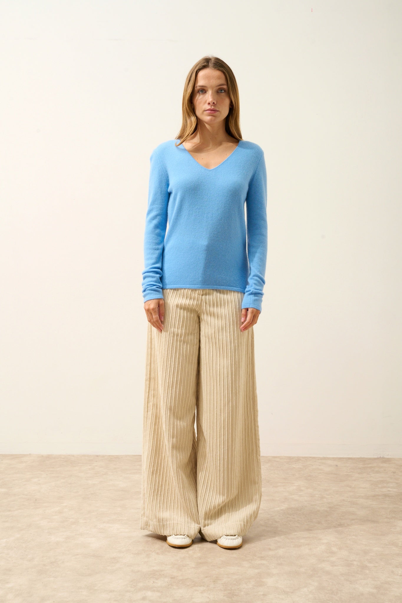 JOAN pull col v baby blue