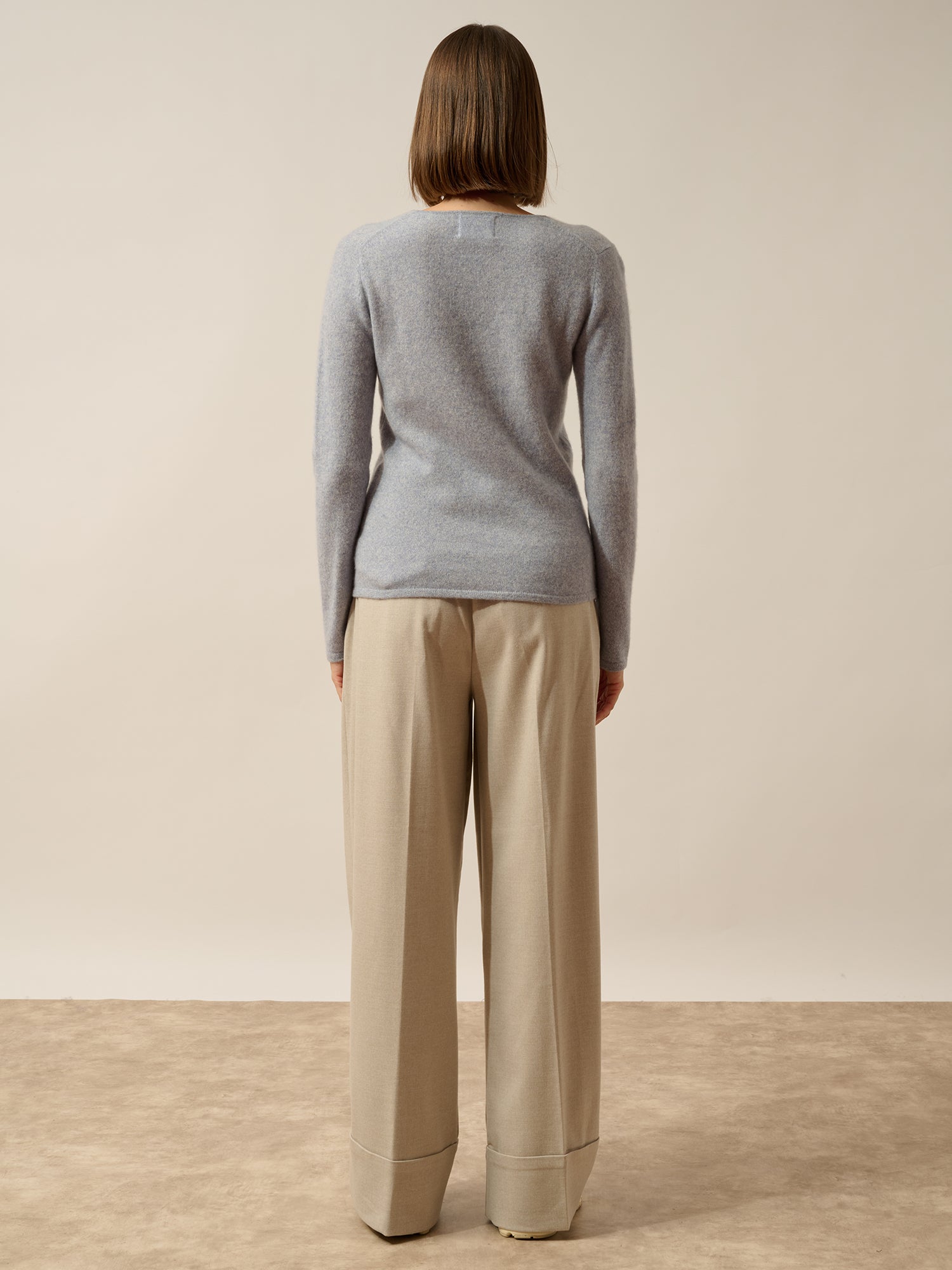 JOAN pull col v bleu ivoire