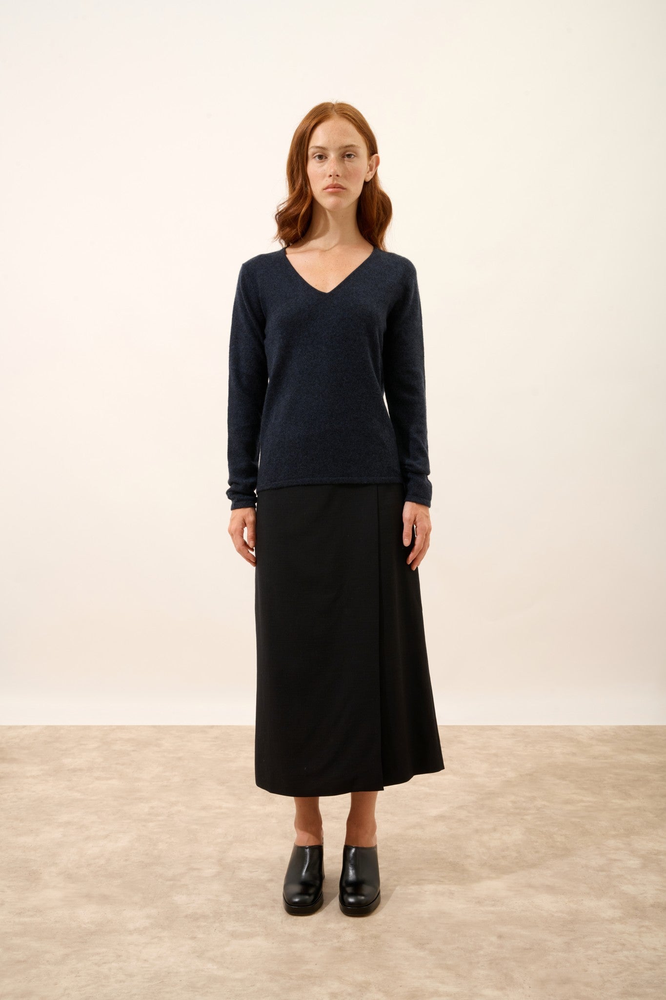 joan pull col v caviar 100% cachemire