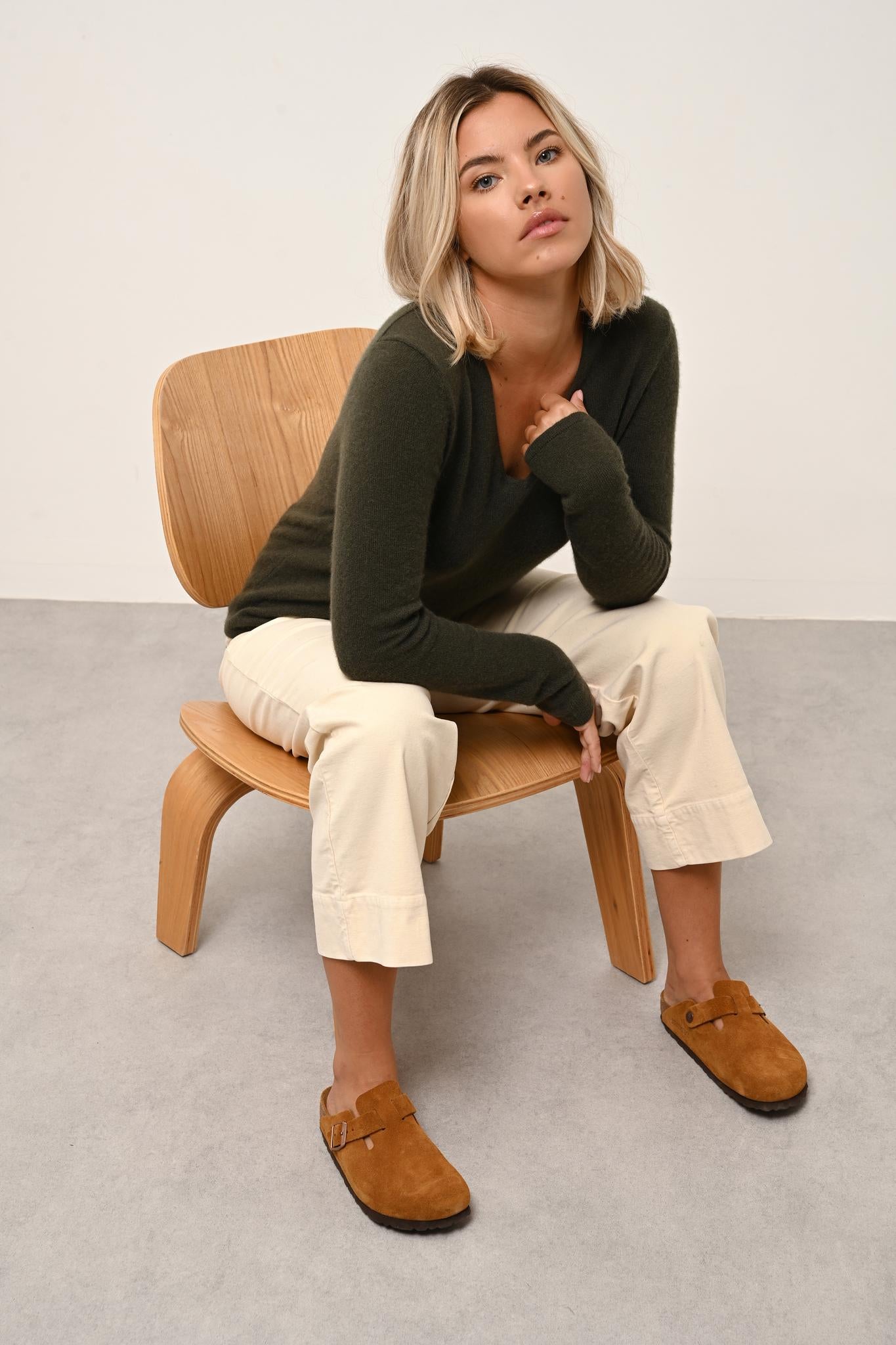 JOAN pull col v kaki