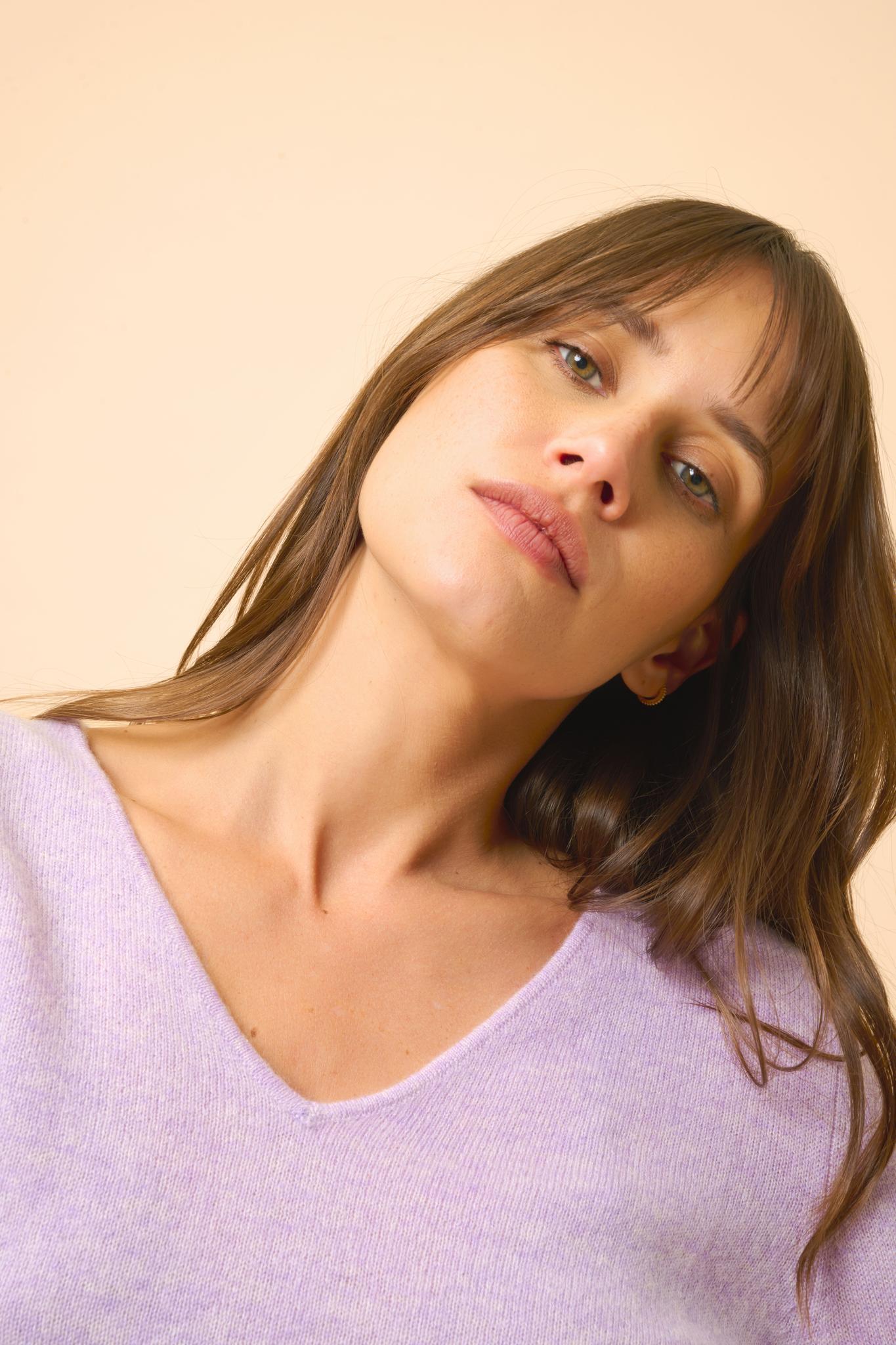 JOAN pull col v mauve chiné