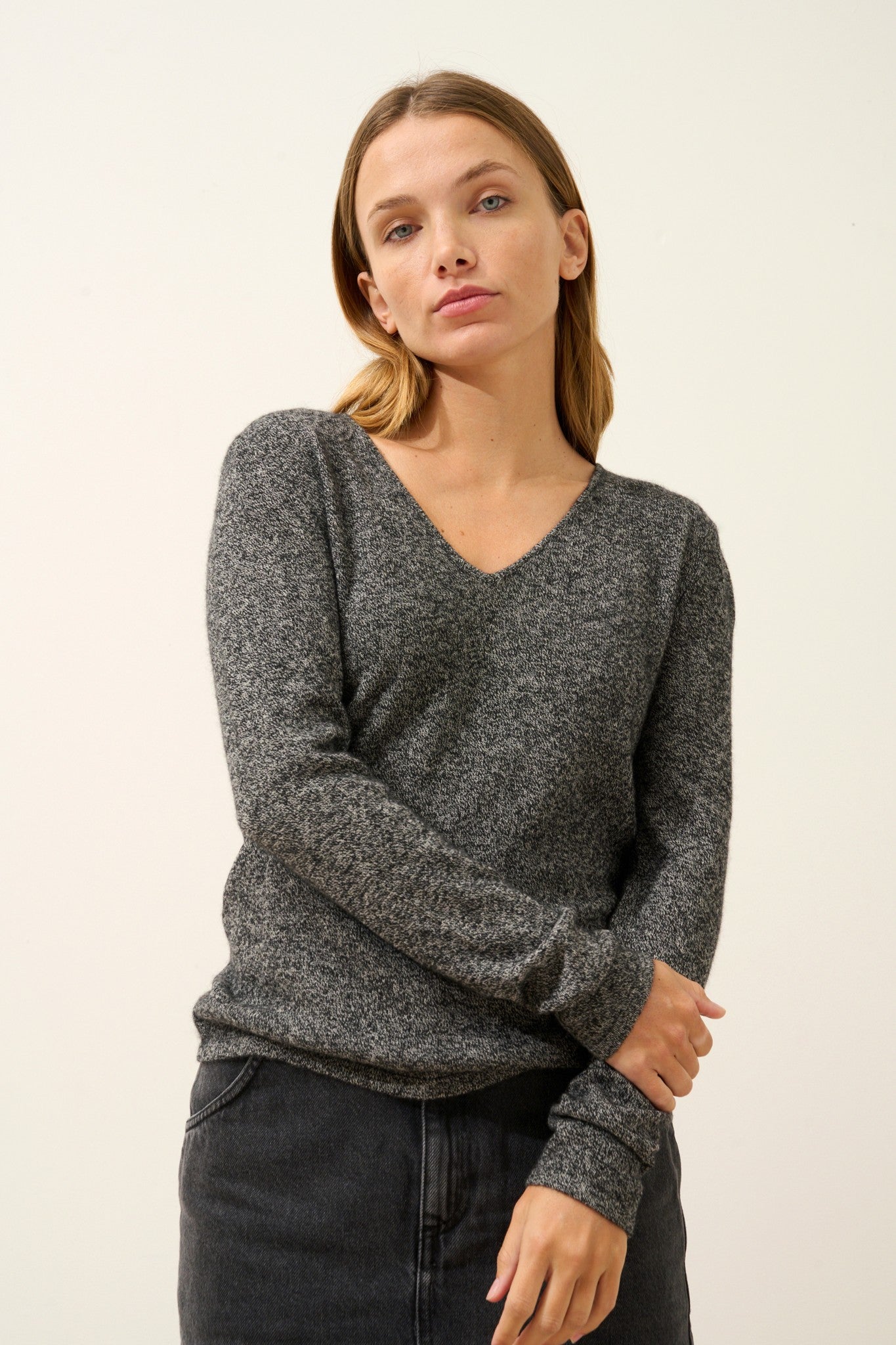 joan pull col v noir/blanc