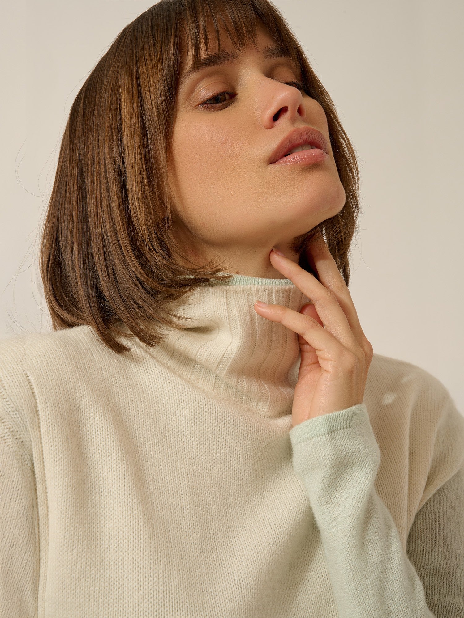 johana poncho ouvert col roulé 4 fils ivoire