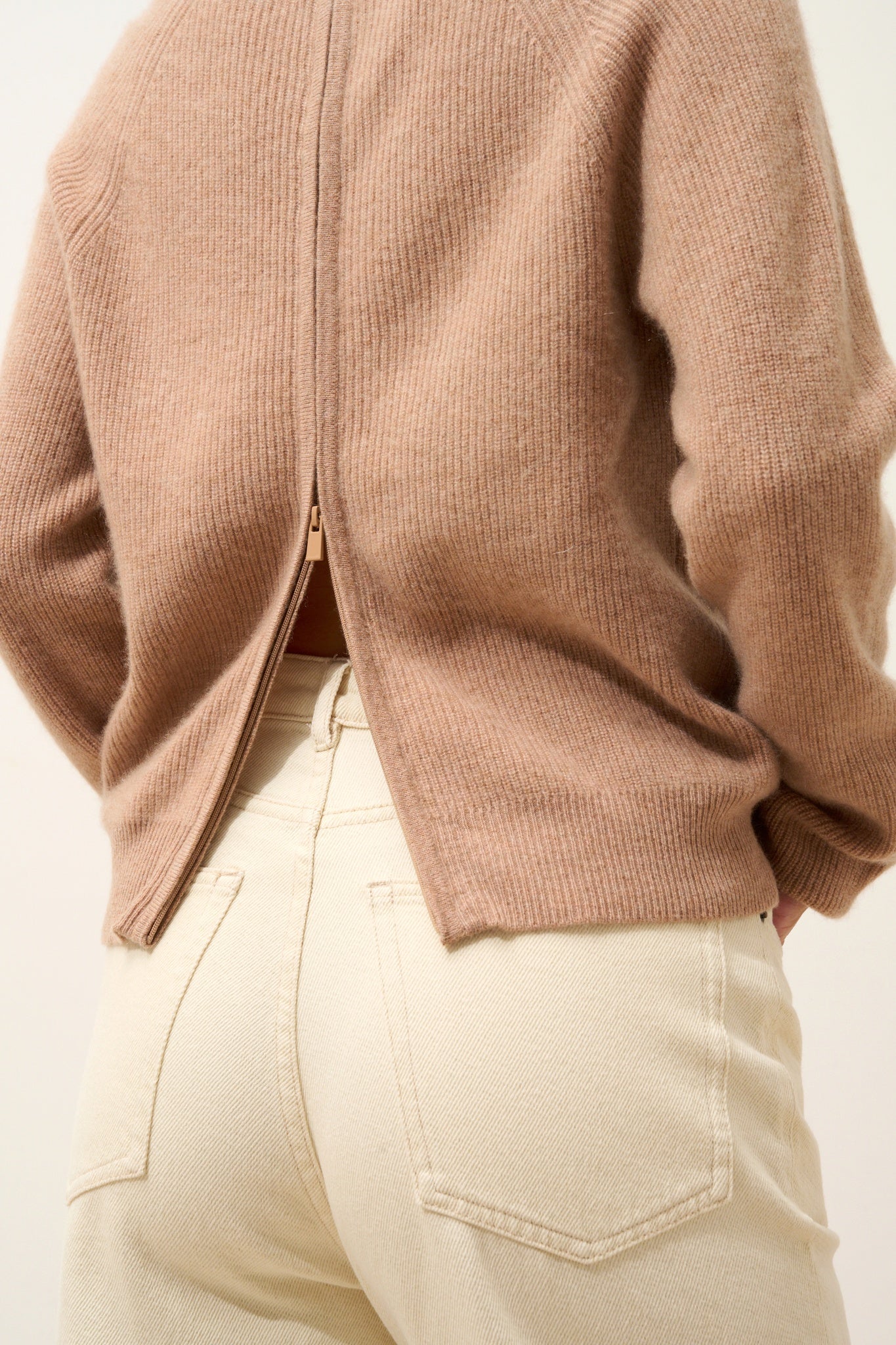 JONA pull col rond camel chiné