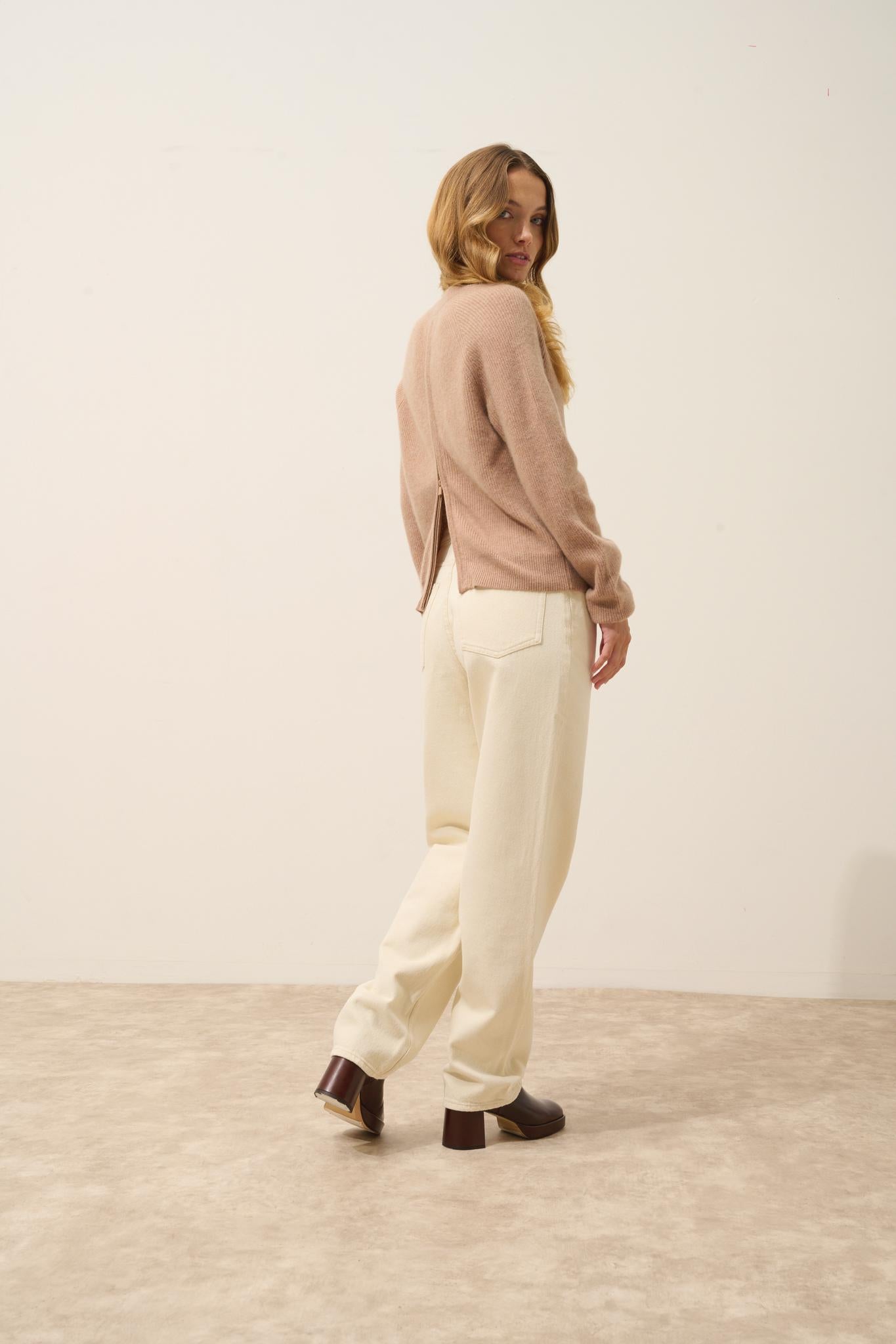 JONA pull col rond camel chiné