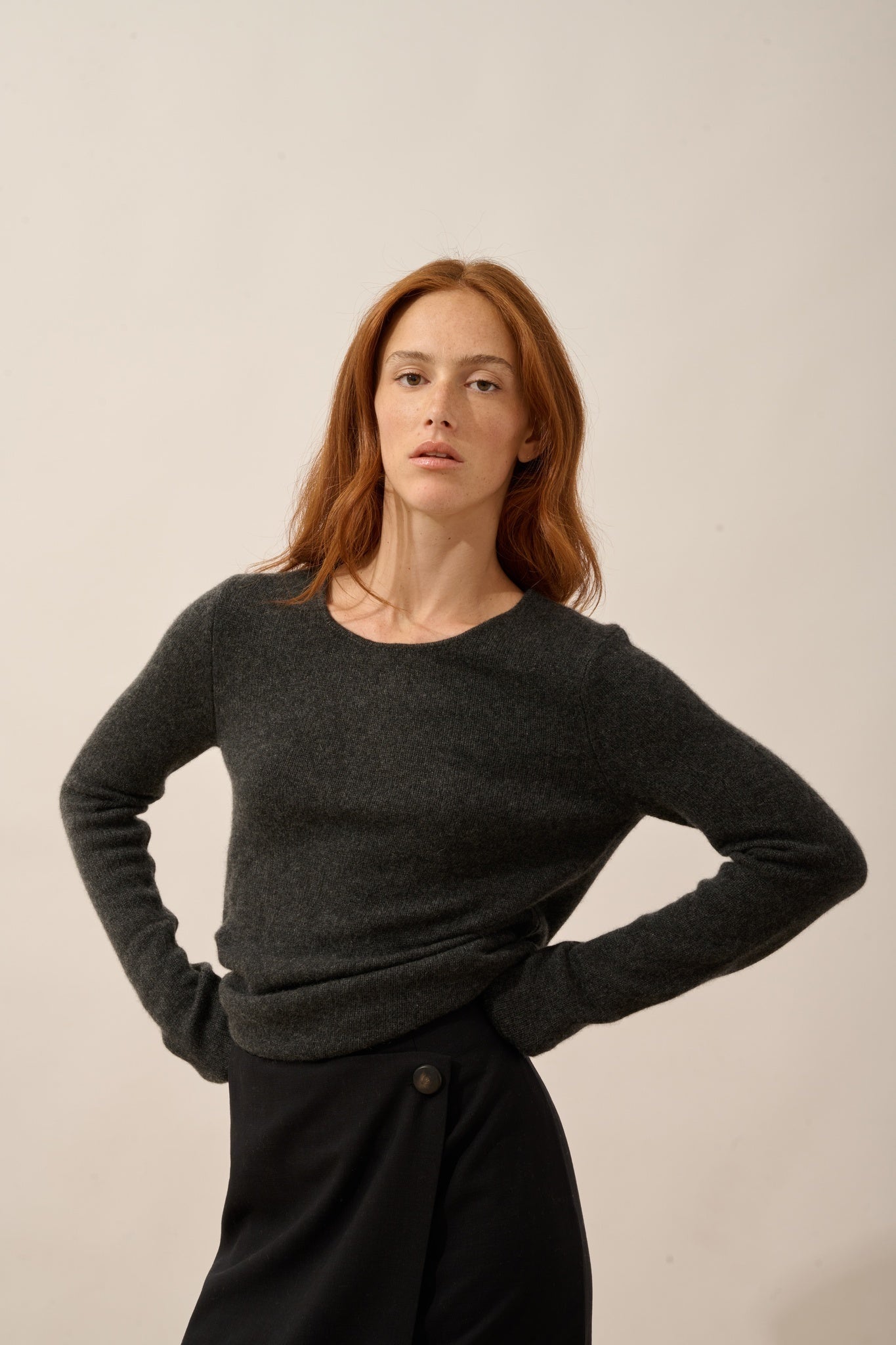 JOYCE round neck sweater, 4-ply carbon heather