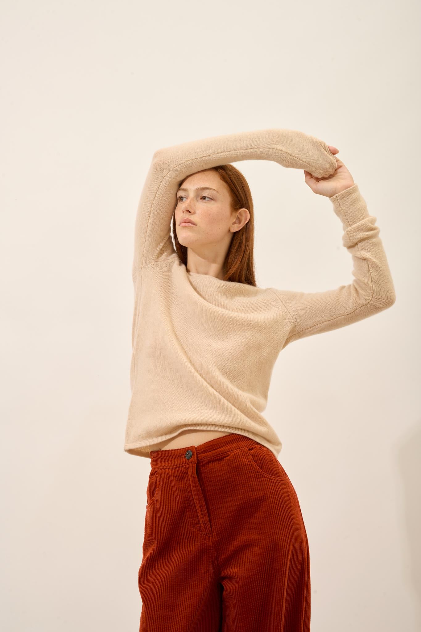 JOYCE round-neck sweater sand