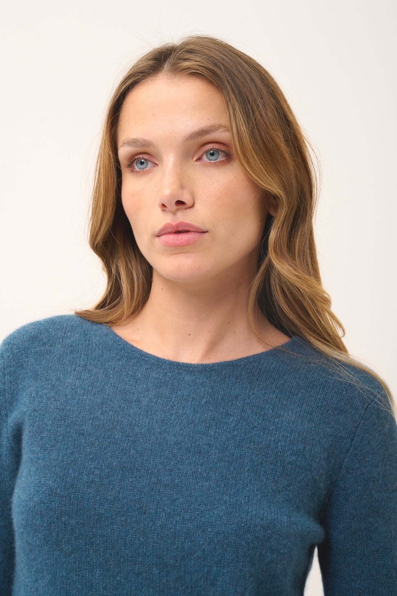 JOYCE round neck sweater in mottled teal green