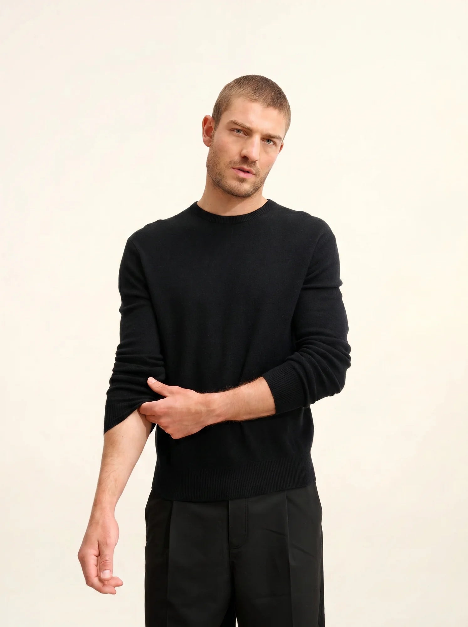 HOWARD pull col rond noir