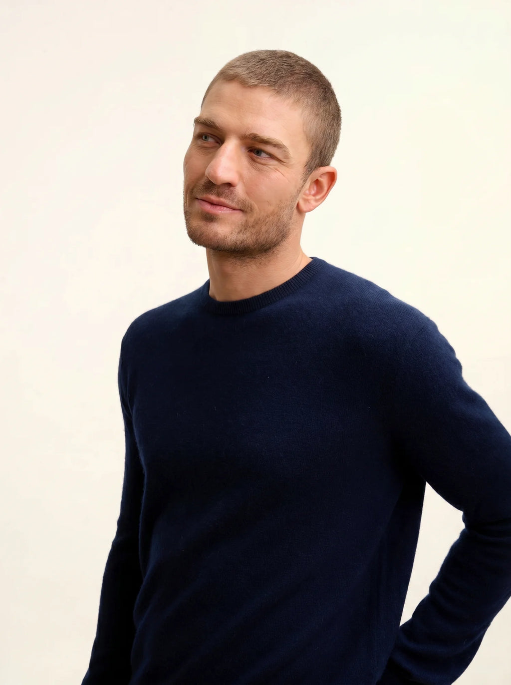 HOWARD pull col rond bleu marine