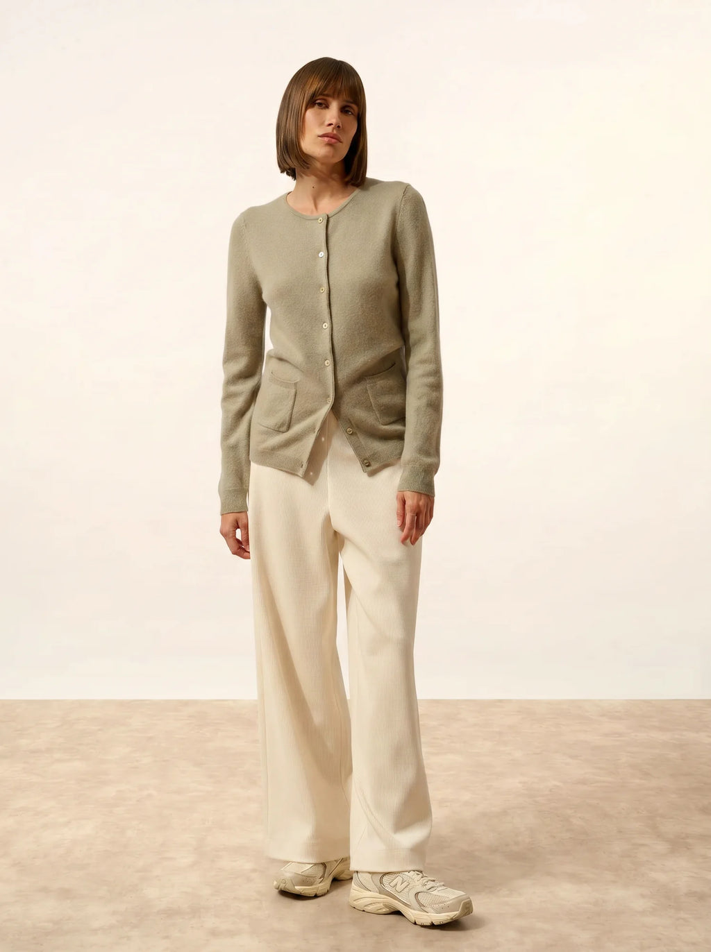 KATHARINE strickjacke rundhalsausschnitt oliv